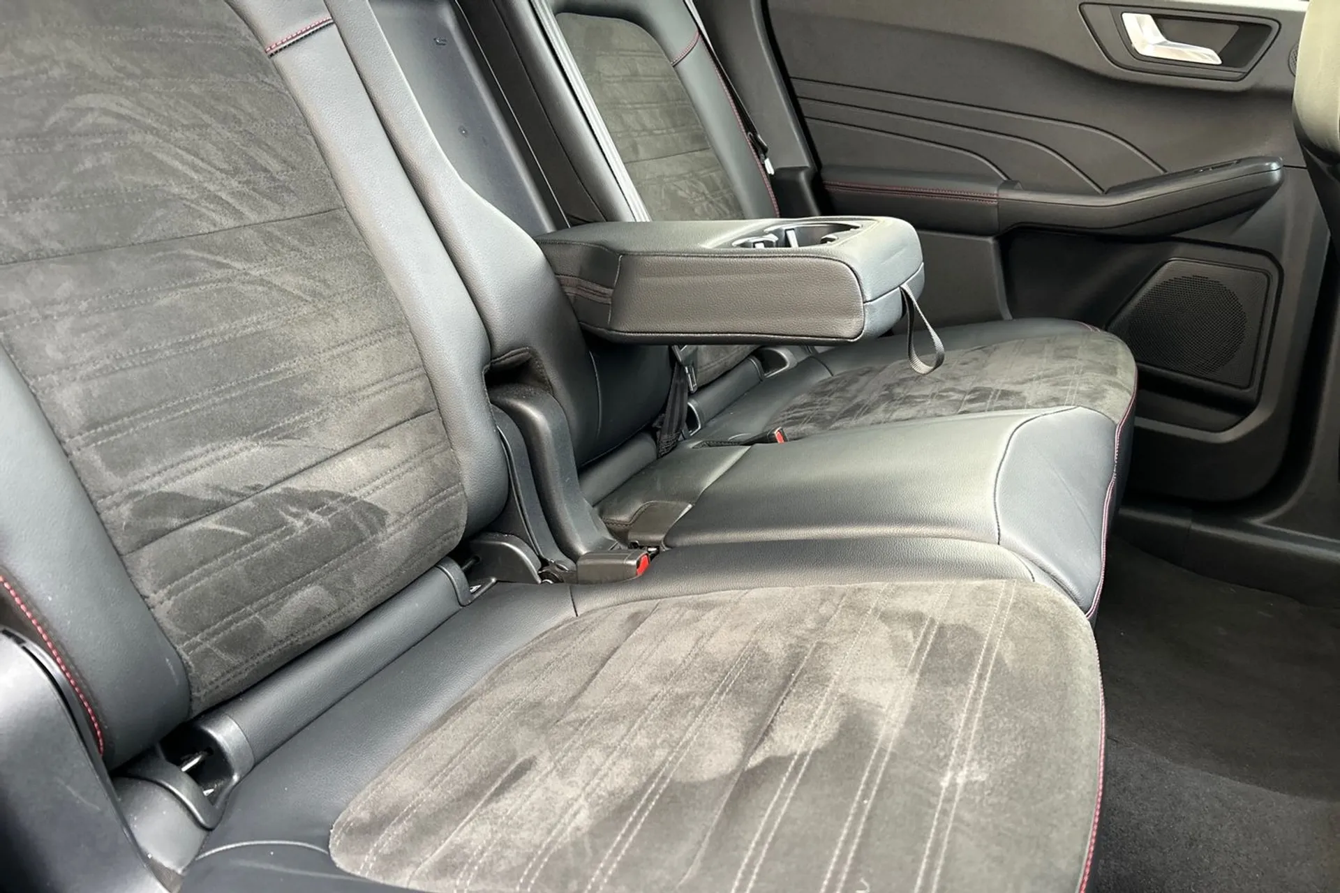 FORD KUGA thumbnail image number 24