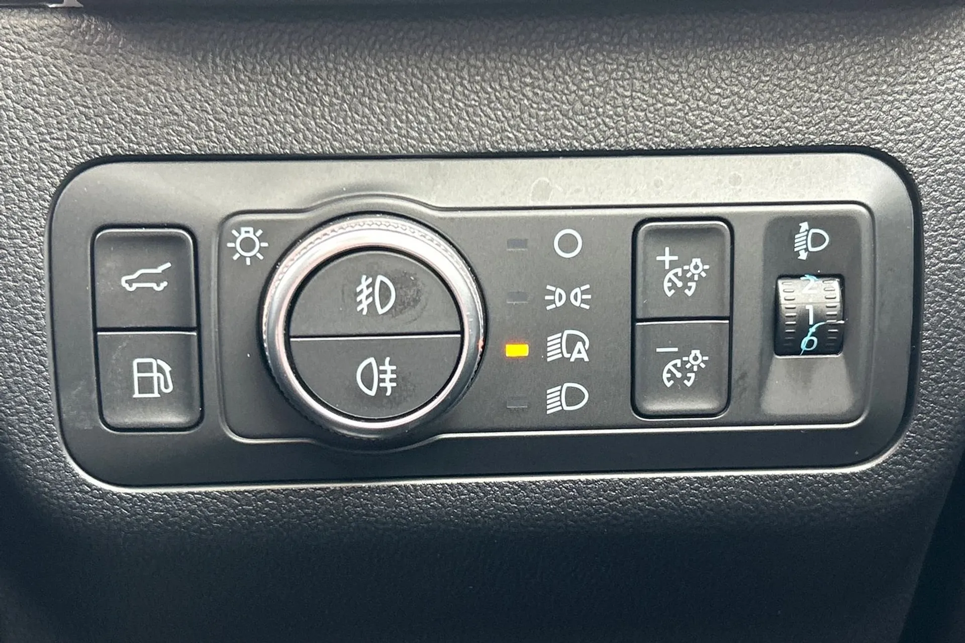 FORD KUGA thumbnail image number 66