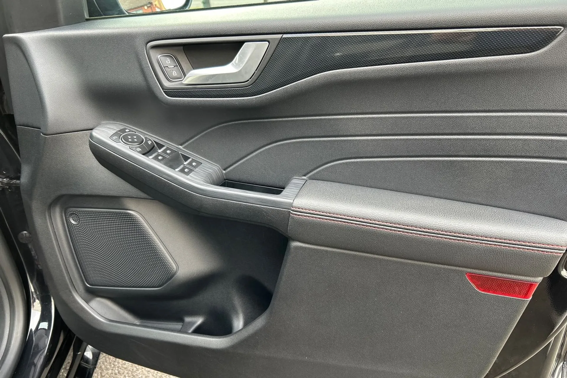 FORD KUGA thumbnail image number 48