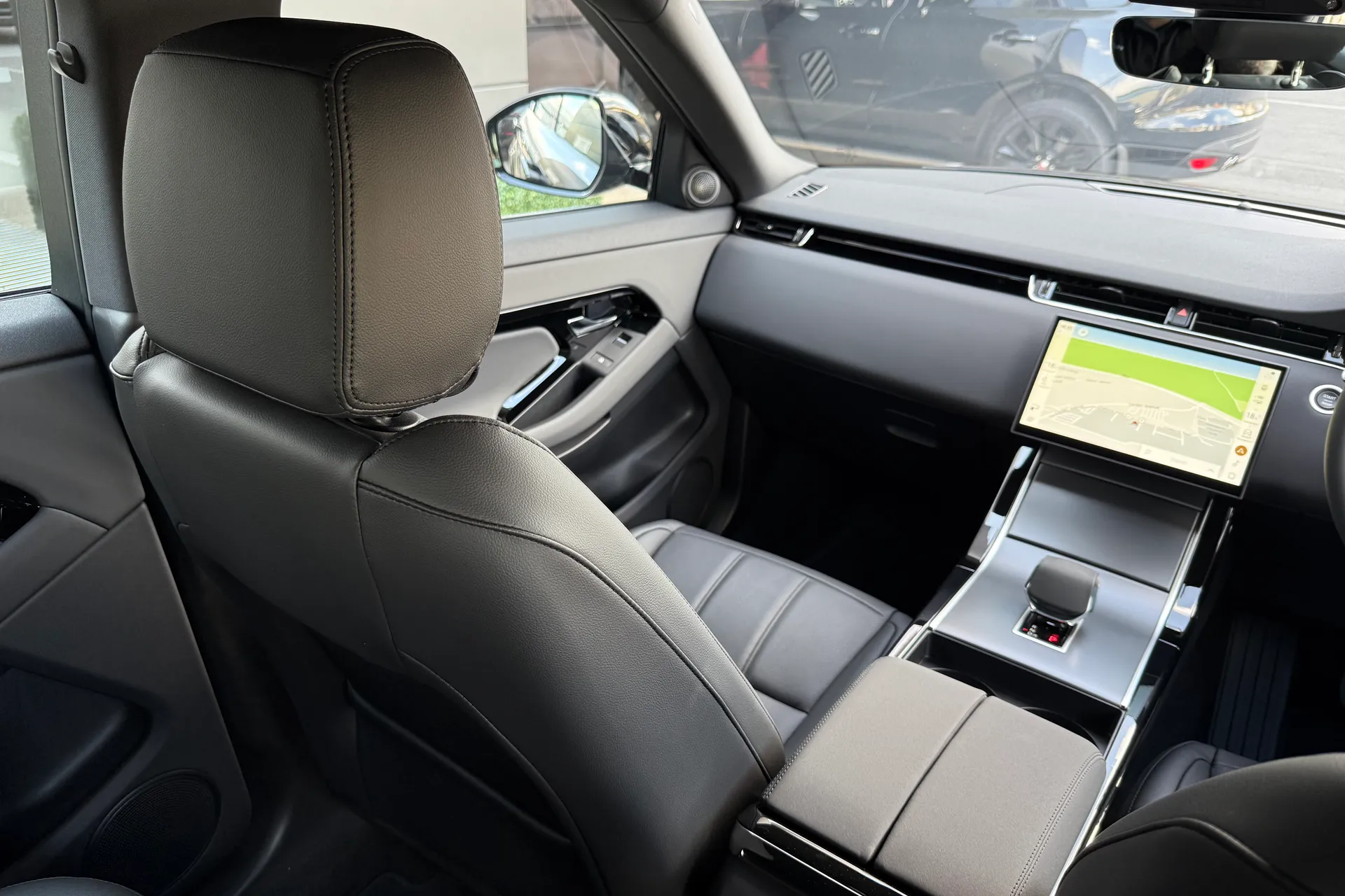 LAND ROVER RANGE ROVER EVOQUE thumbnail image number 36