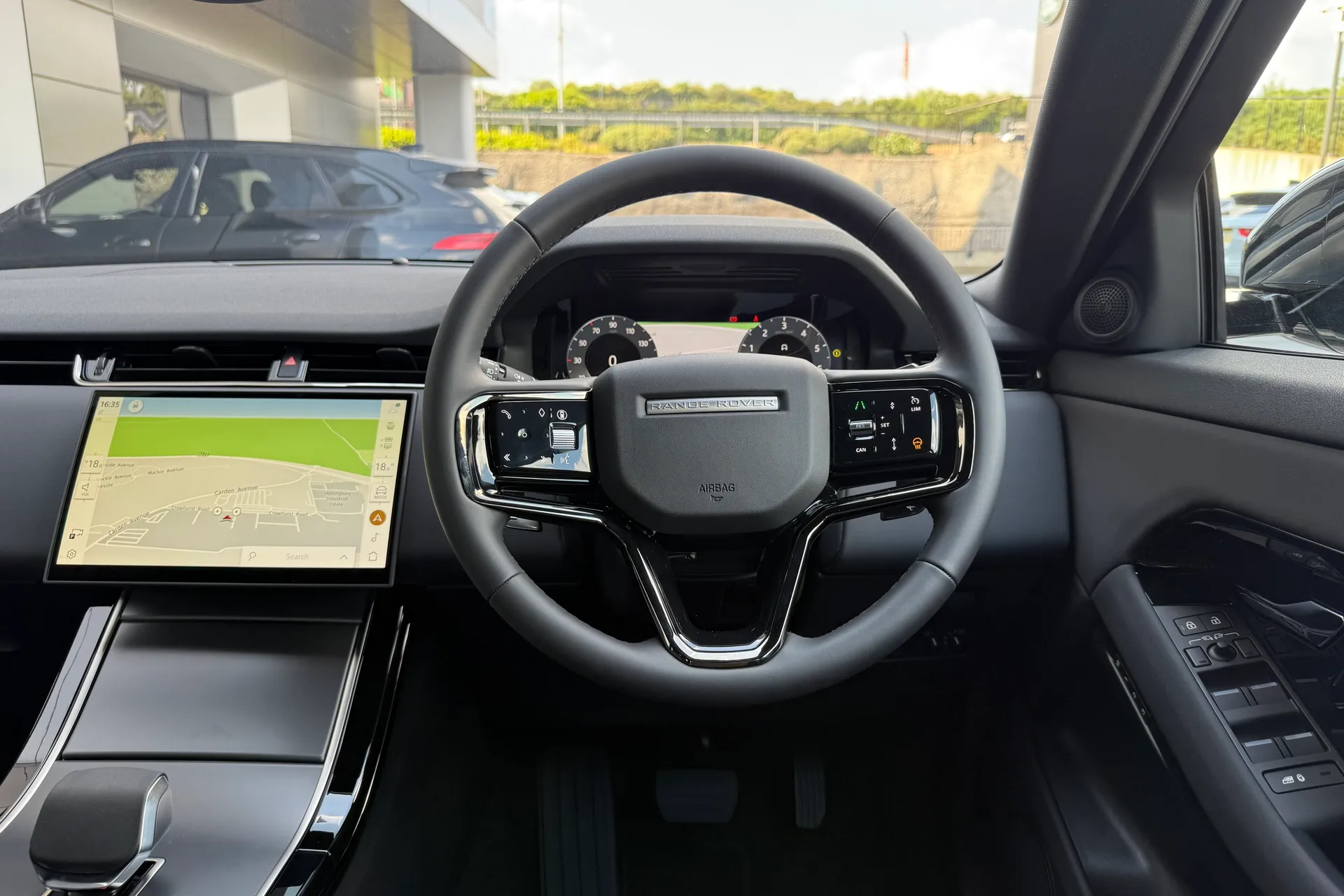 LAND ROVER RANGE ROVER EVOQUE thumbnail image number 35