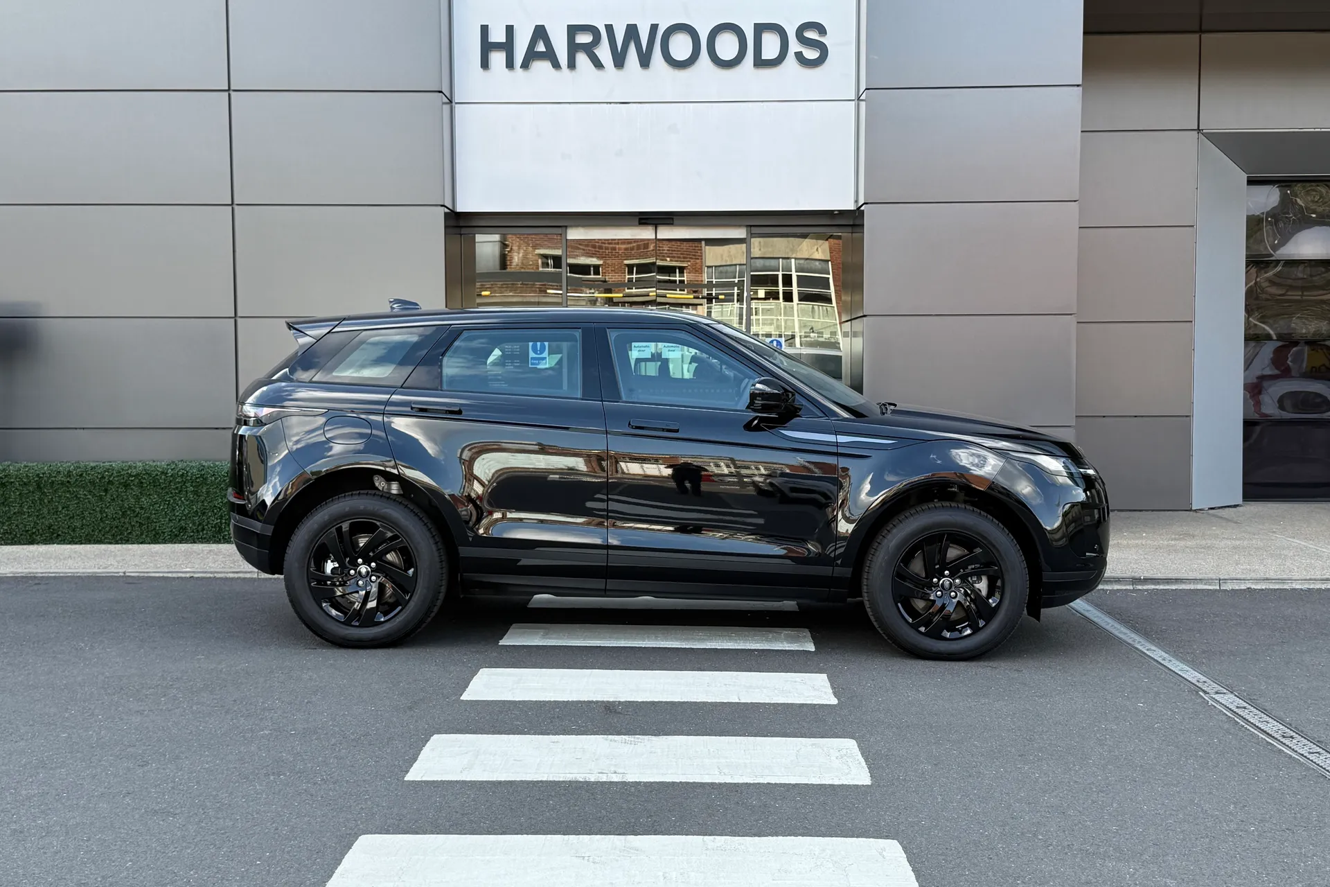 LAND ROVER RANGE ROVER EVOQUE thumbnail image number 2