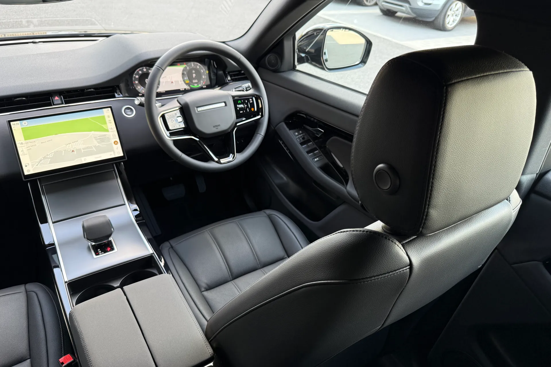 LAND ROVER RANGE ROVER EVOQUE thumbnail image number 37