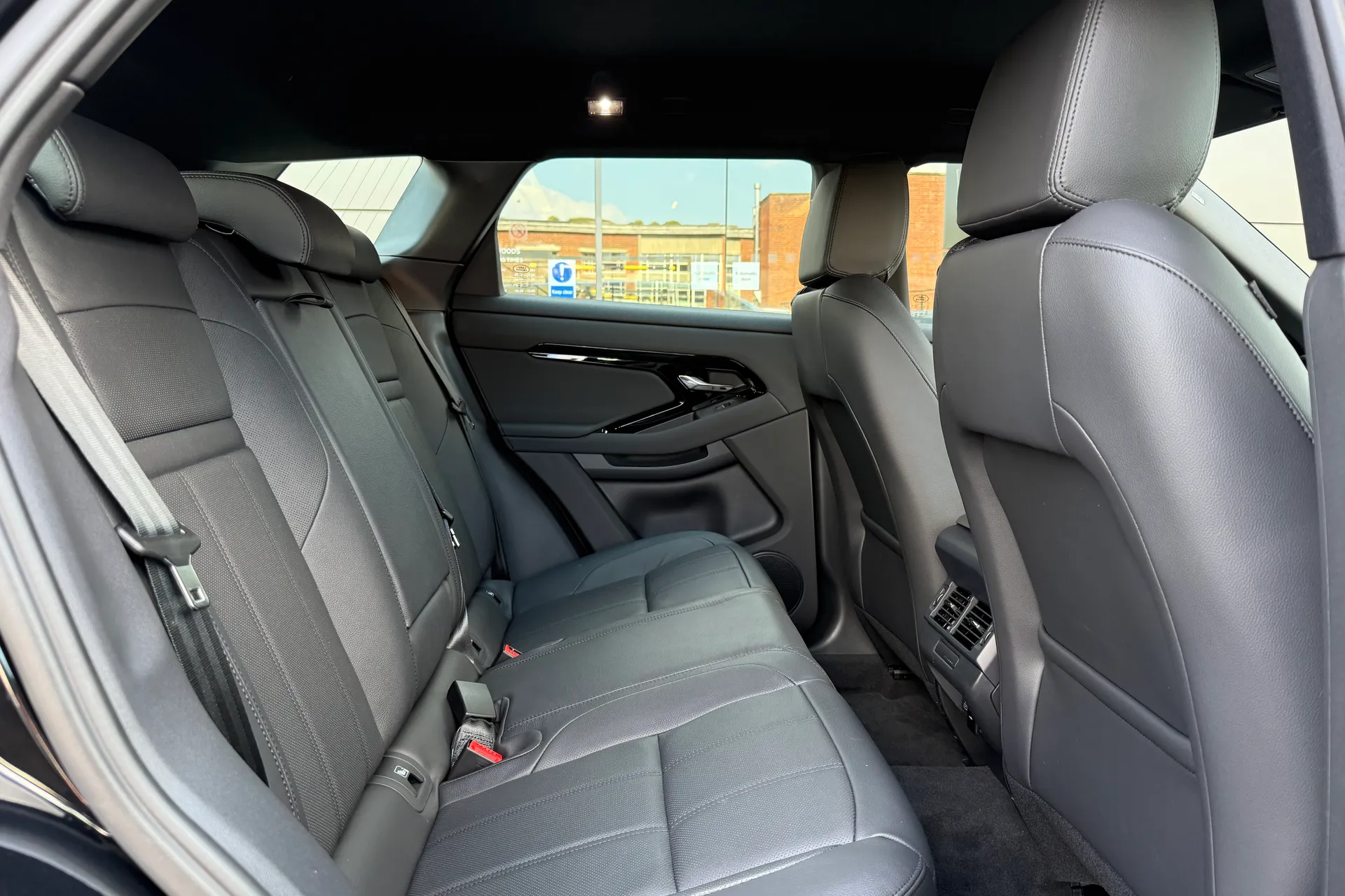 LAND ROVER RANGE ROVER EVOQUE thumbnail image number 14