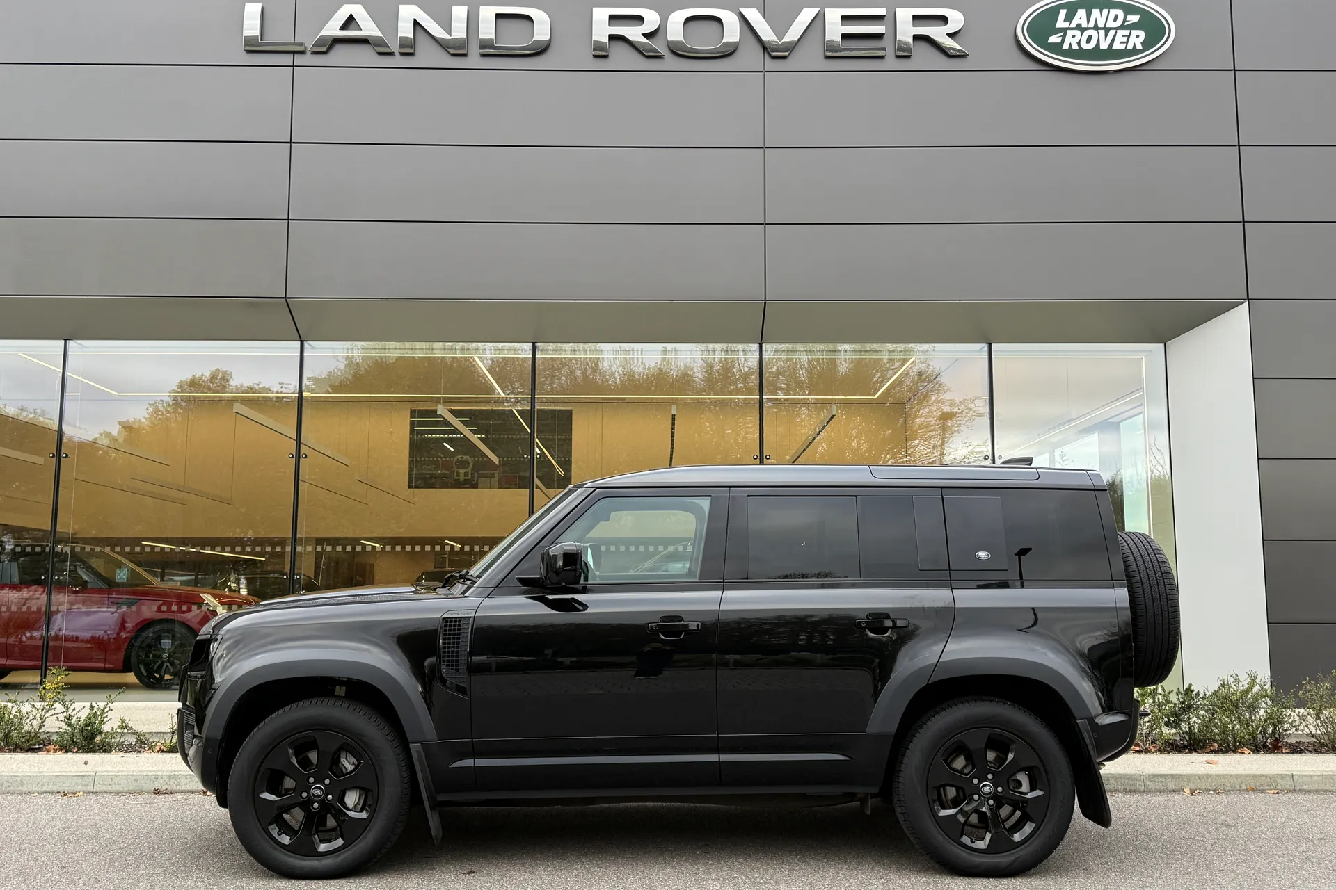 LAND ROVER DEFENDER thumbnail image number 11