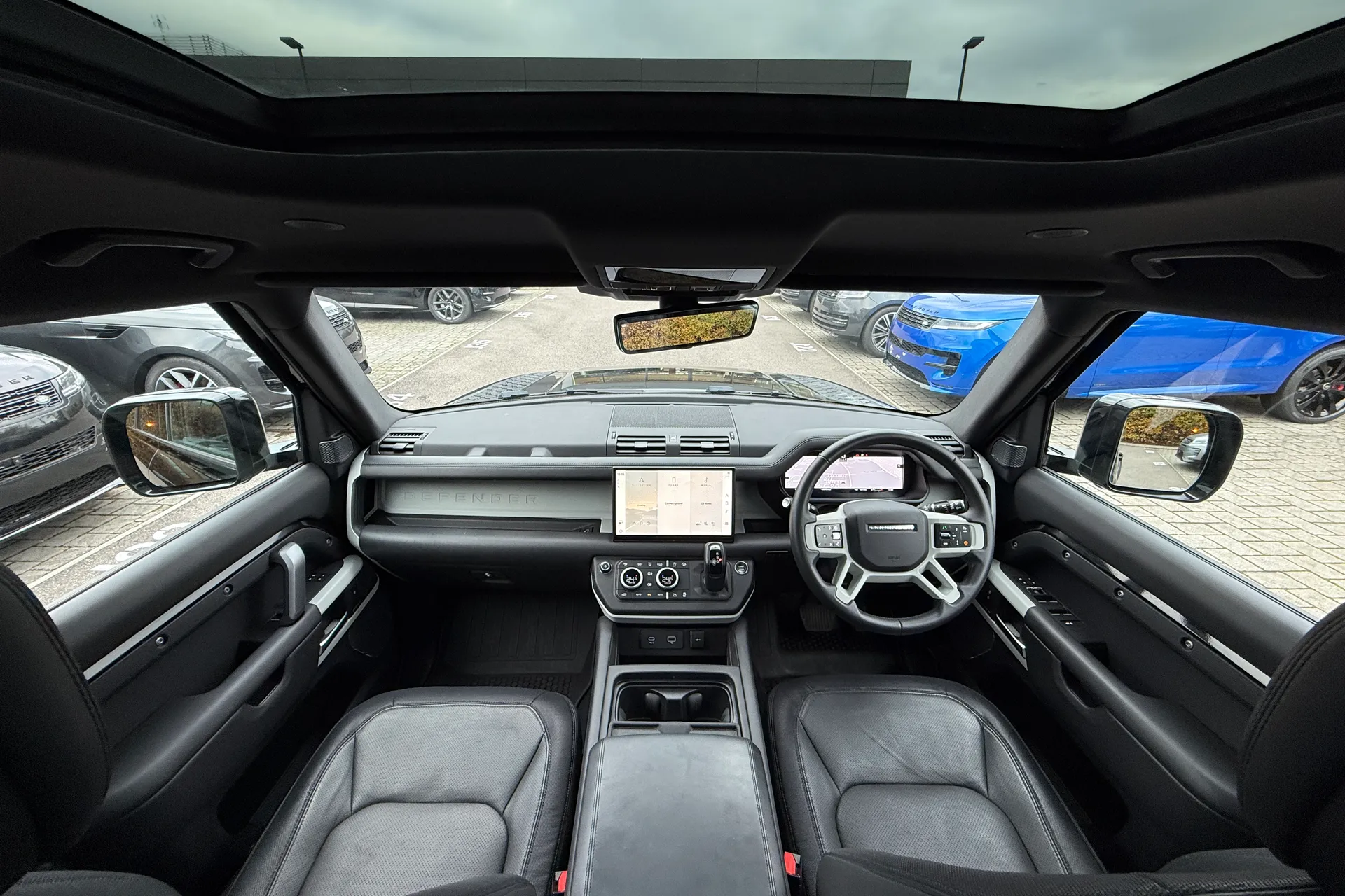 LAND ROVER DEFENDER thumbnail image number 3