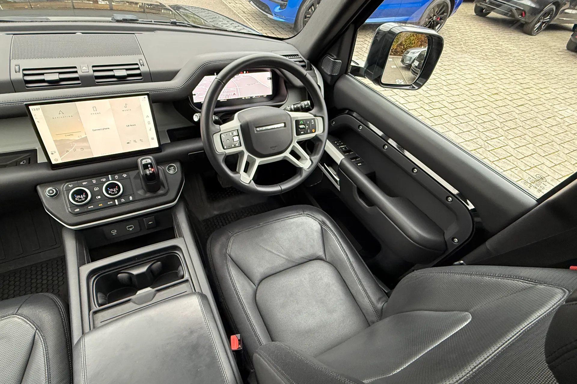 LAND ROVER DEFENDER thumbnail image number 31