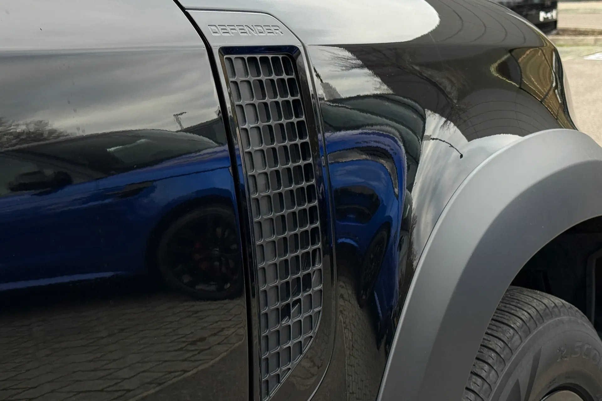 LAND ROVER DEFENDER thumbnail image number 21