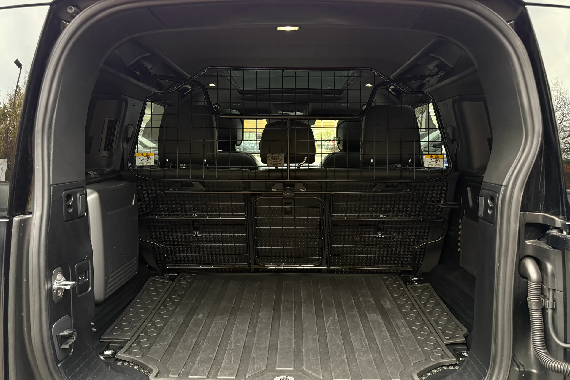 LAND ROVER DEFENDER thumbnail image number 33