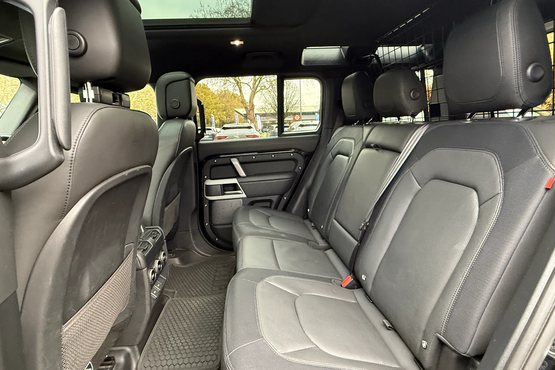 LAND ROVER DEFENDER thumbnail image number 46