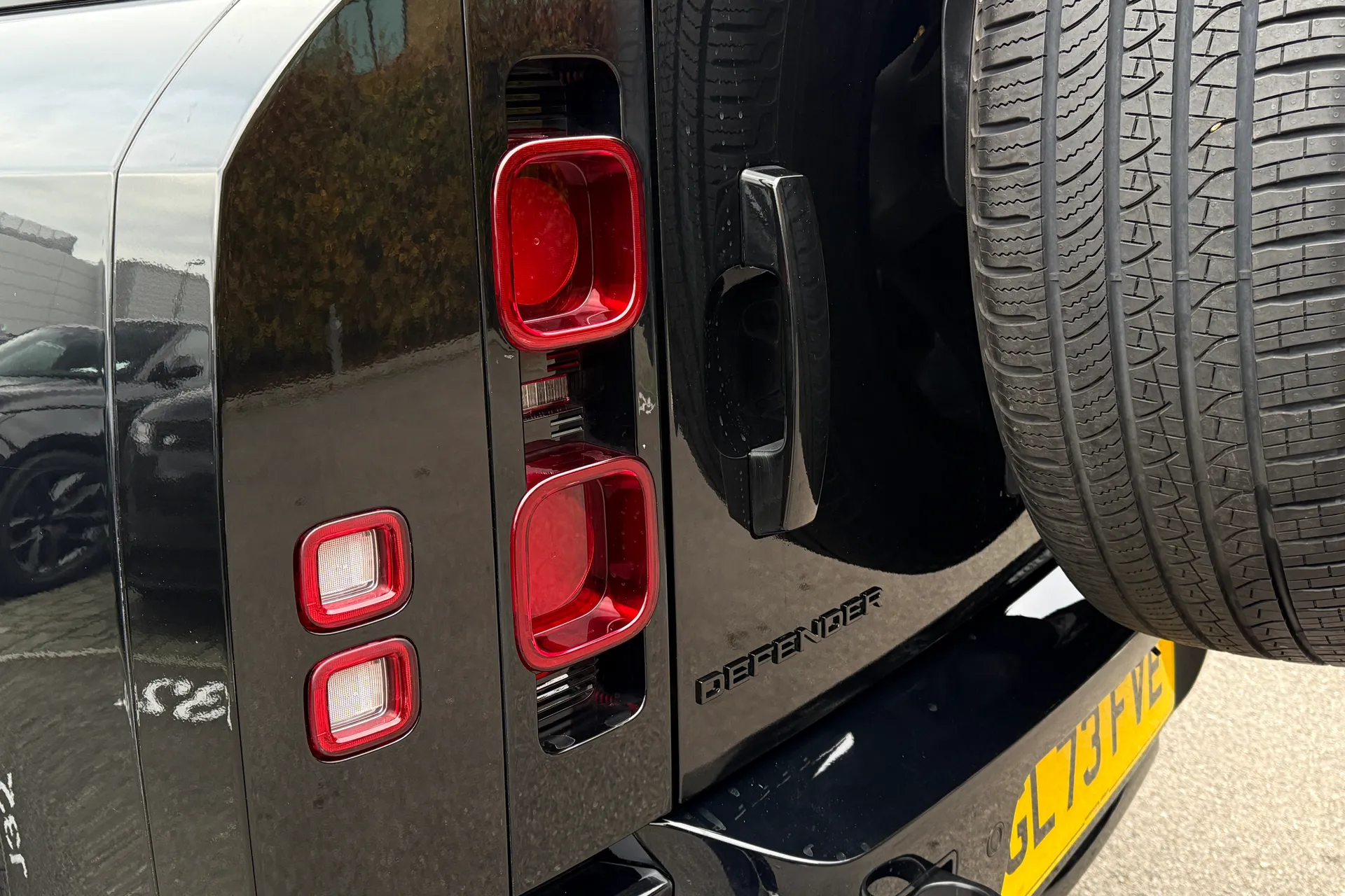 LAND ROVER DEFENDER thumbnail image number 32