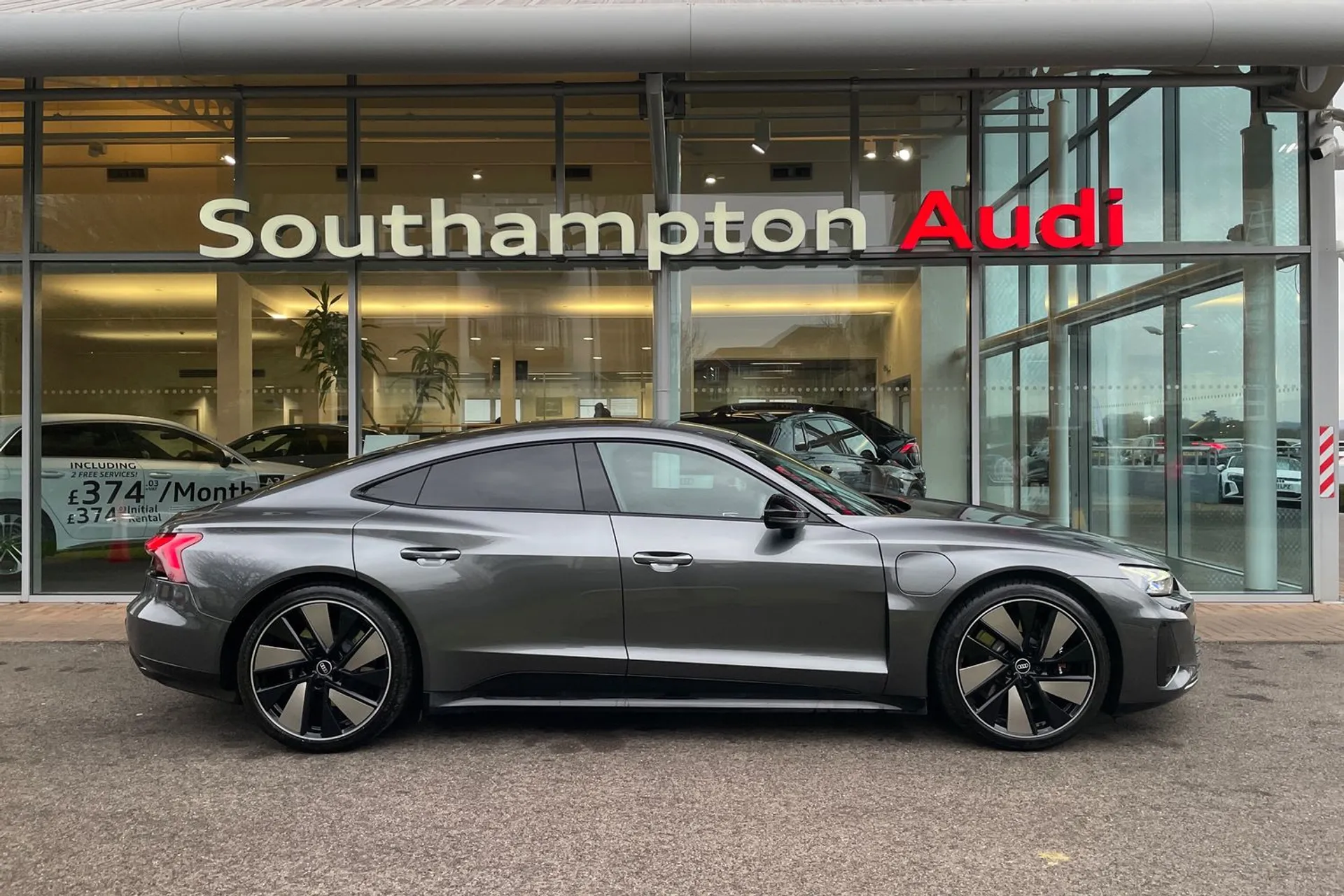 Audi RS e-tron GT thumbnail image number 2