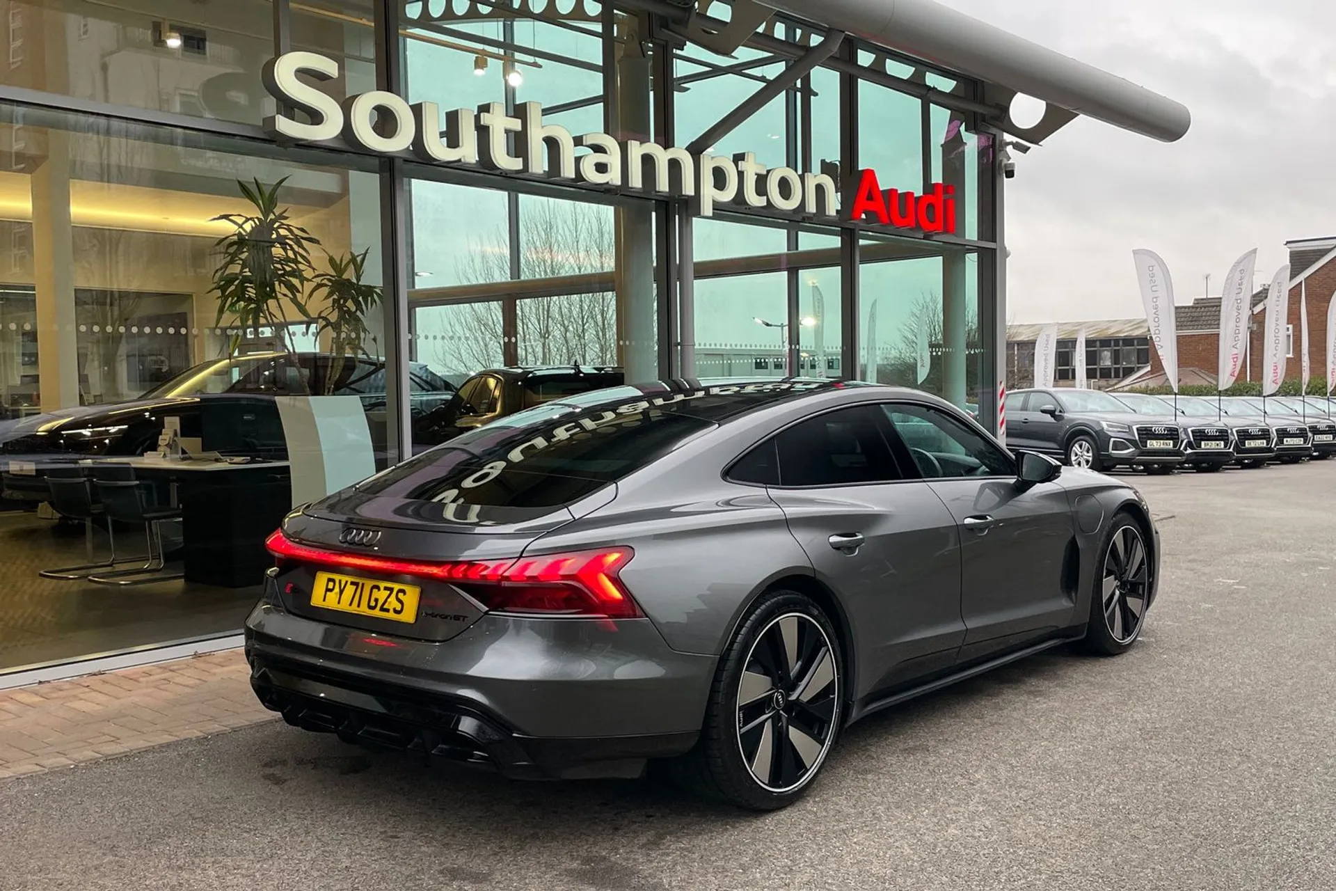 Audi RS e-tron GT thumbnail image number 10