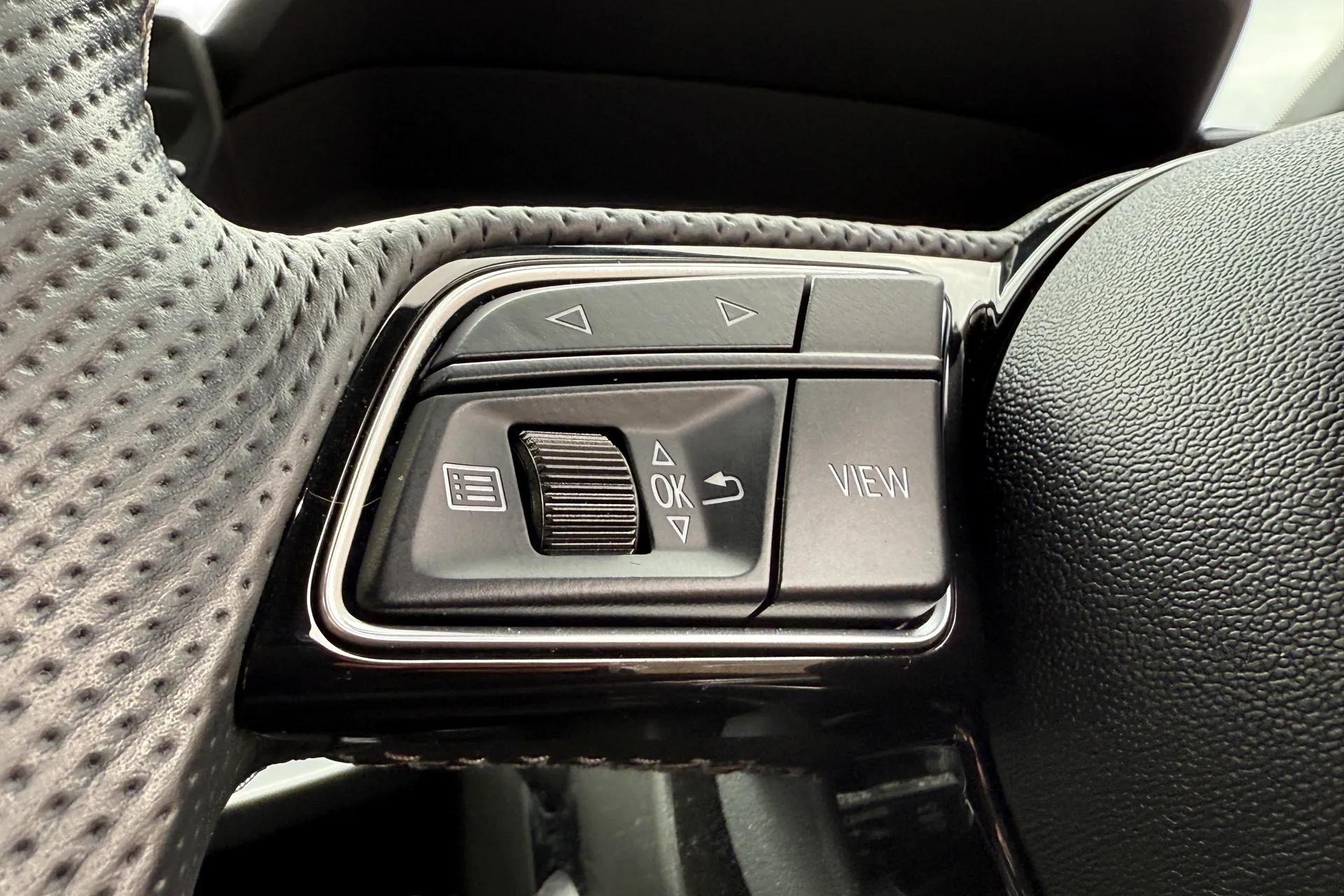 Audi A3 thumbnail image number 12