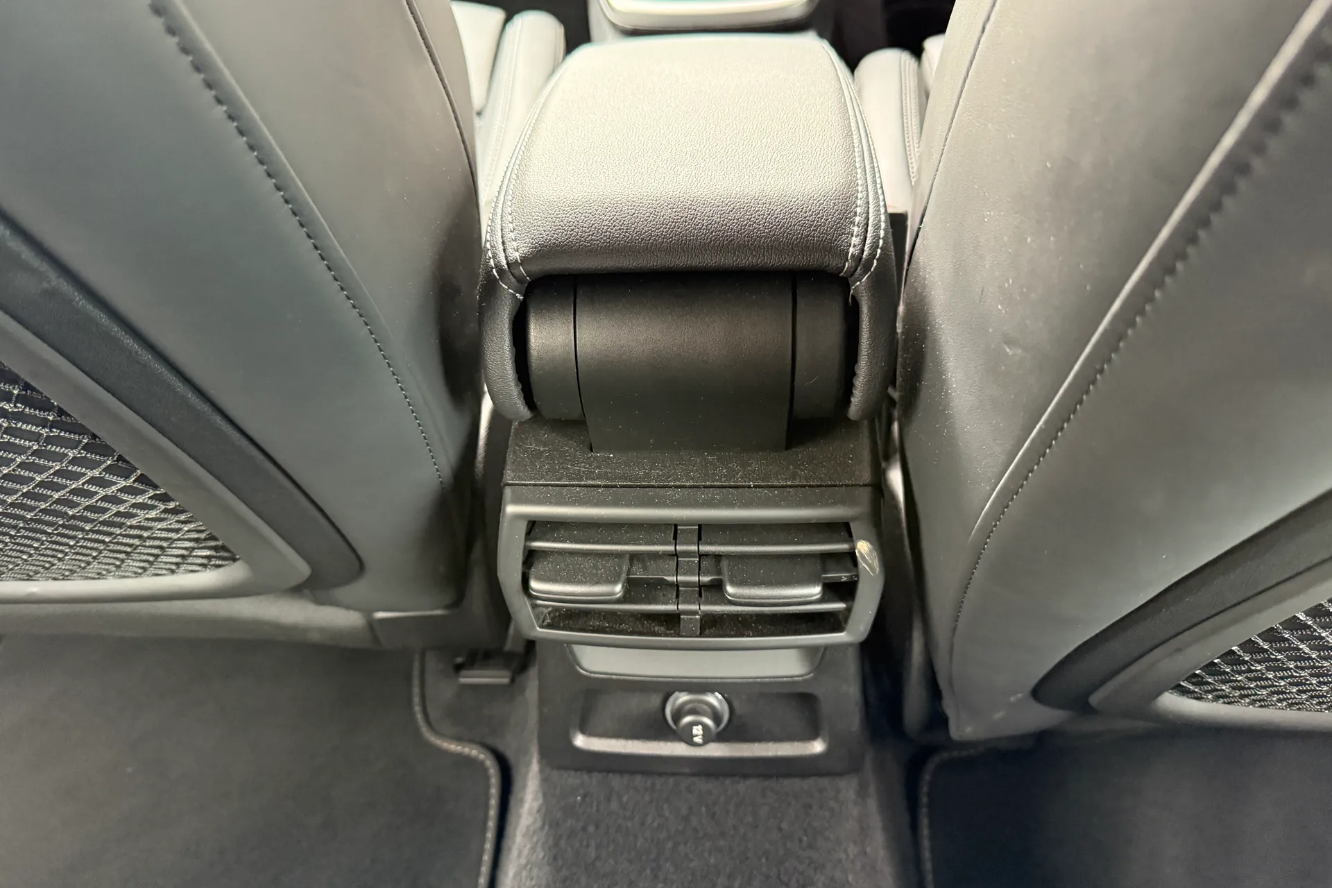 Audi A3 thumbnail image number 45