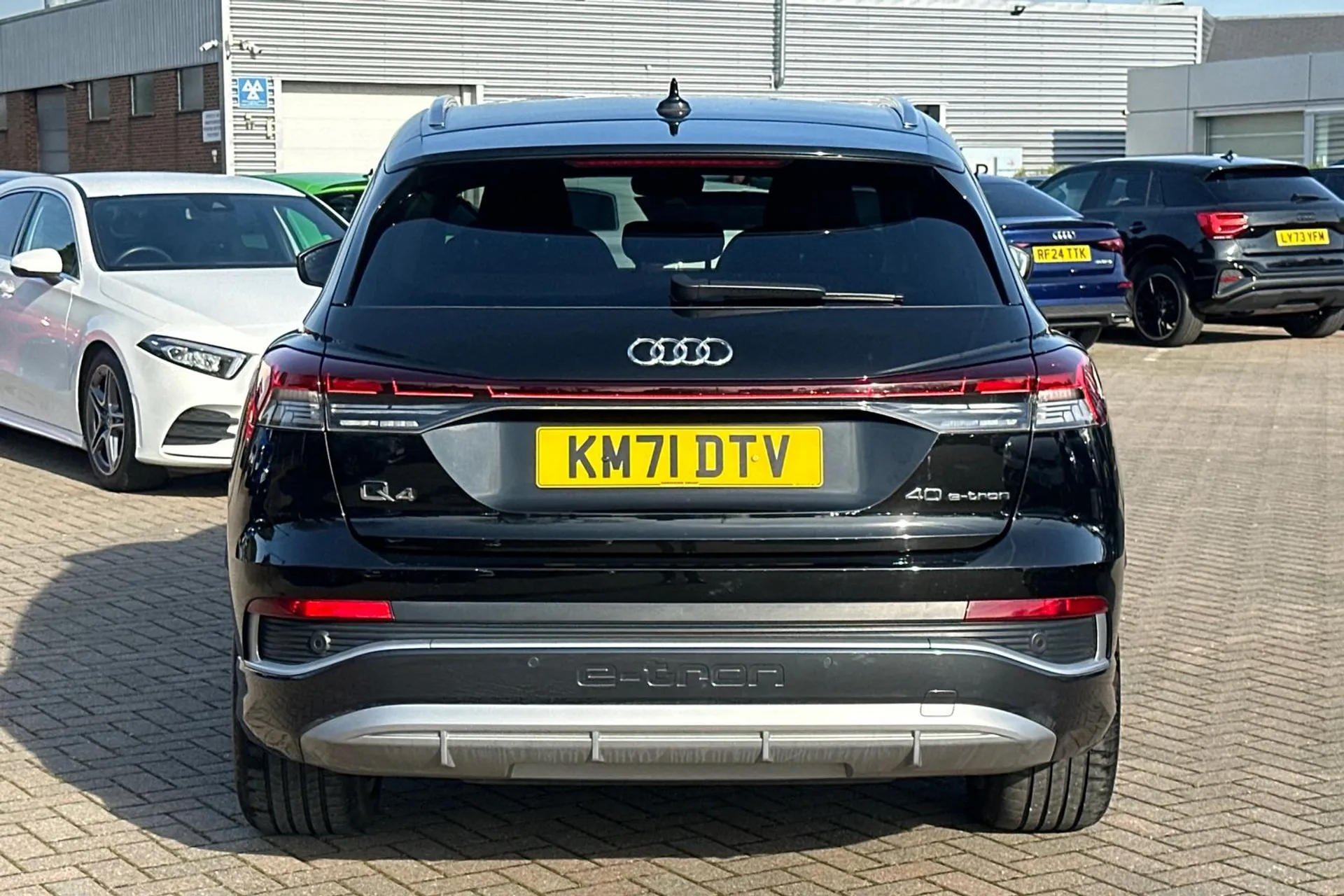 Audi Q4 thumbnail image number 6