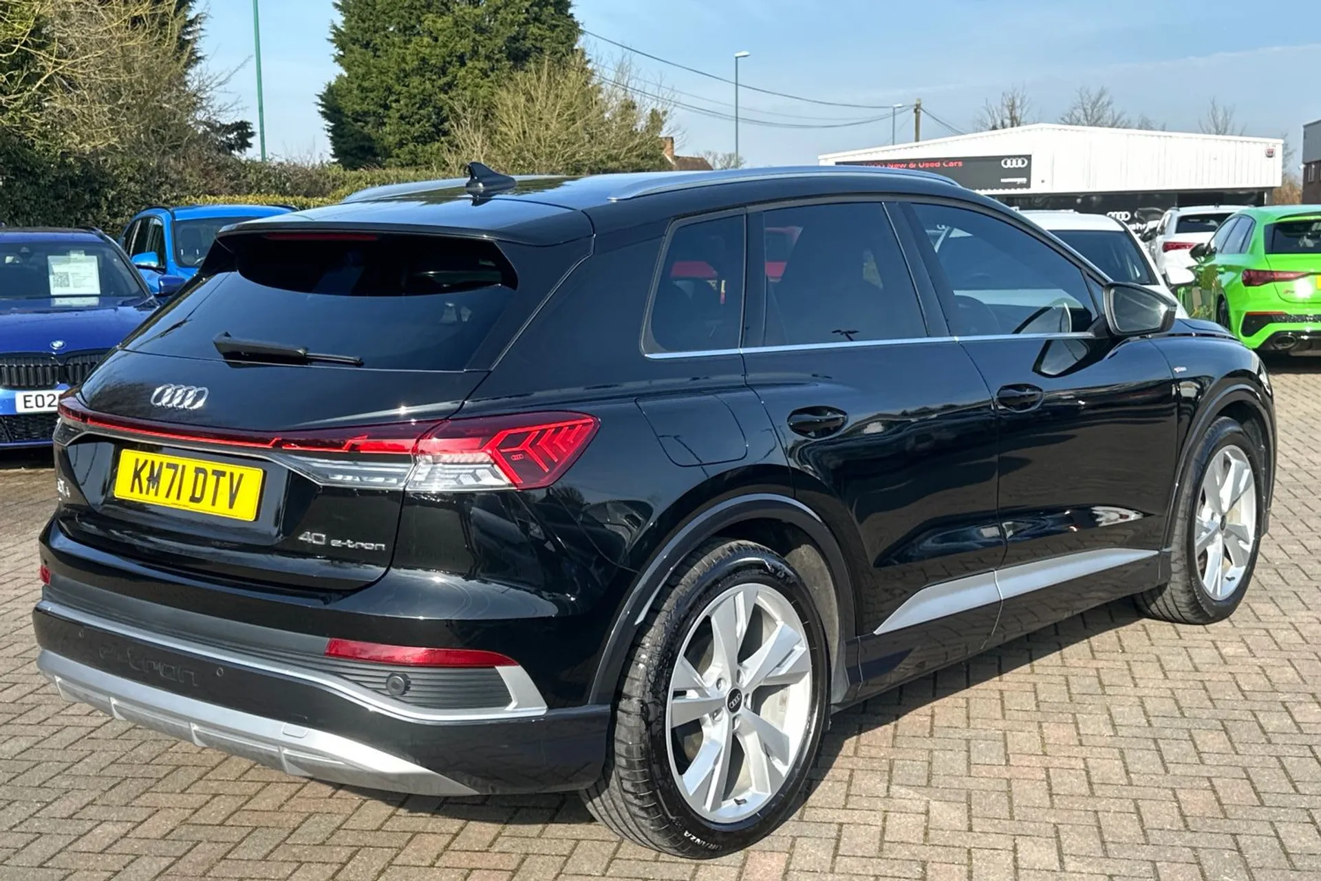 Audi Q4 thumbnail image number 5