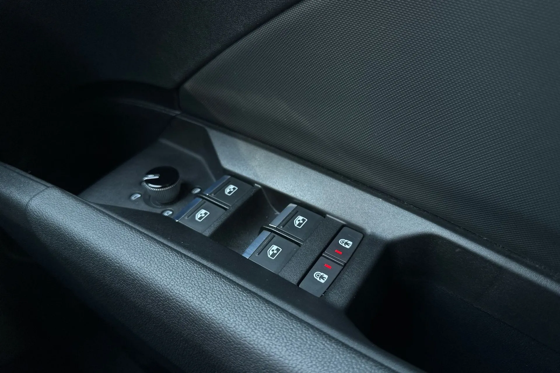 Audi Q4 thumbnail image number 41