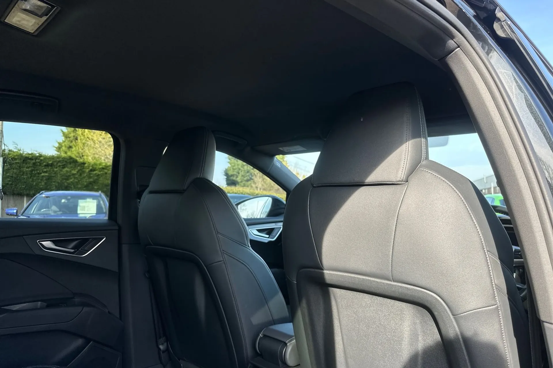 Audi Q4 thumbnail image number 28