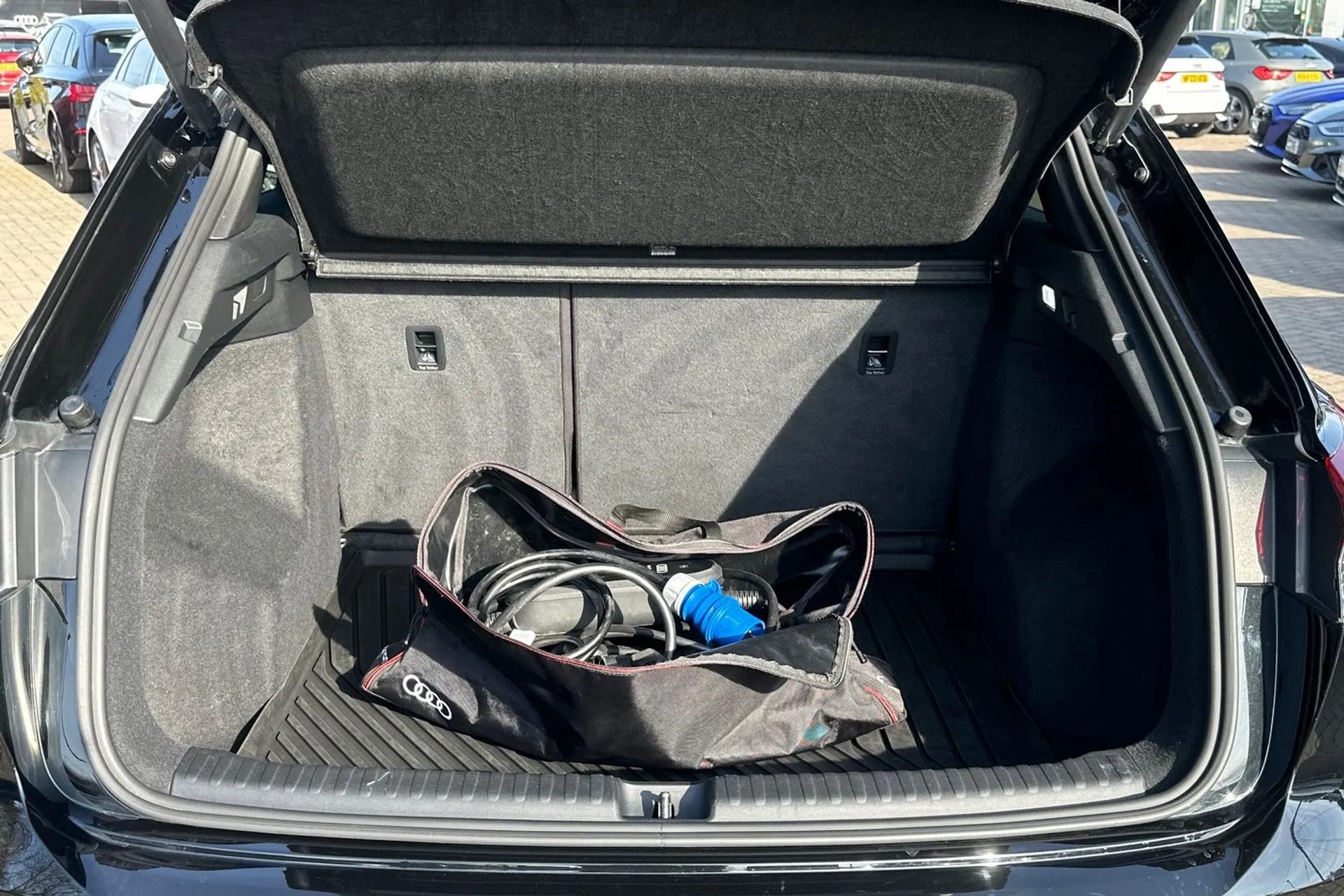 Audi Q4 thumbnail image number 25
