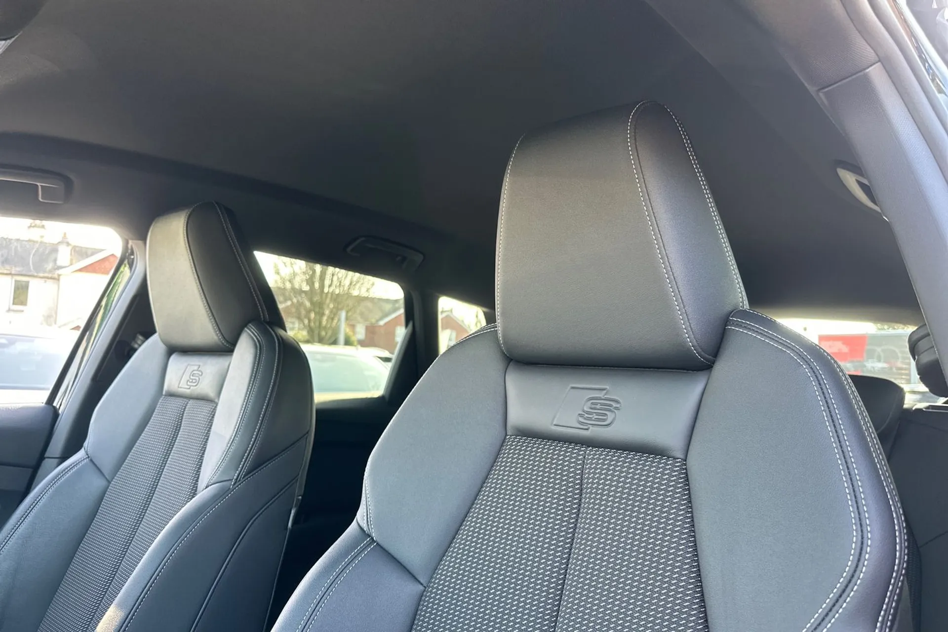 Audi Q4 thumbnail image number 33