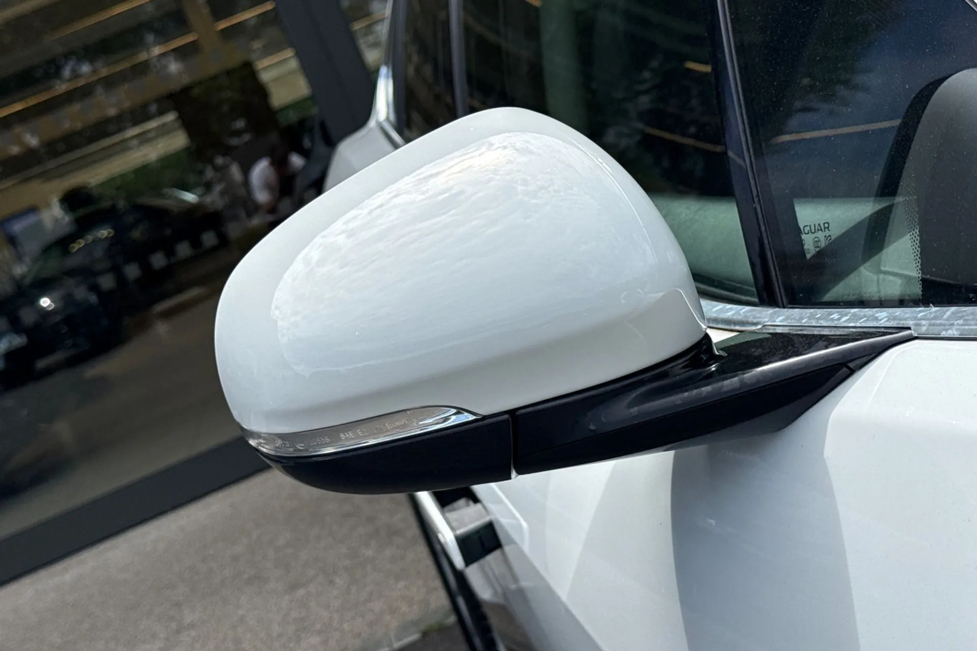 Jaguar I-PACE thumbnail image number 52
