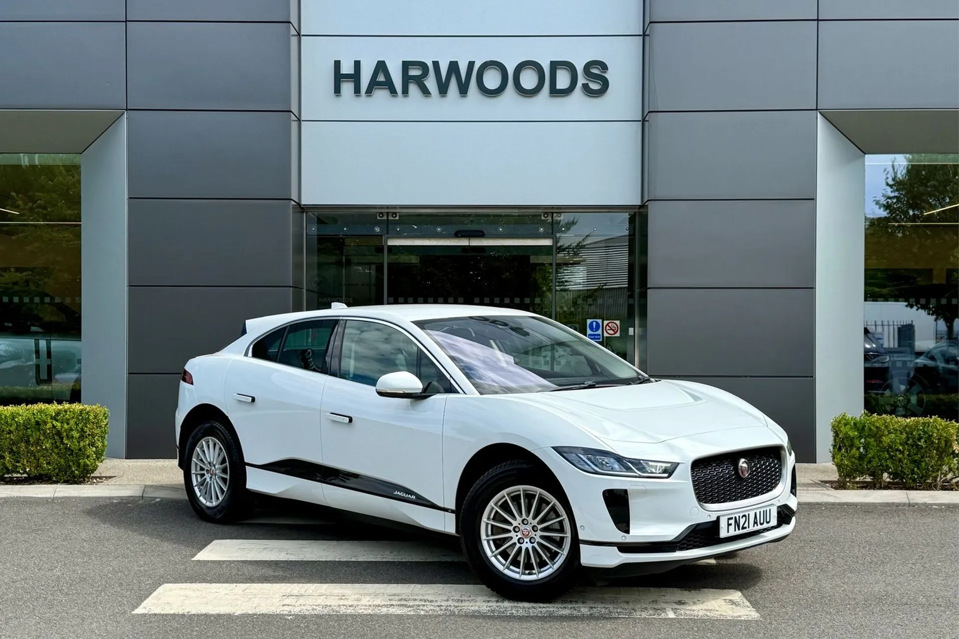 Jaguar I-PACE focused image