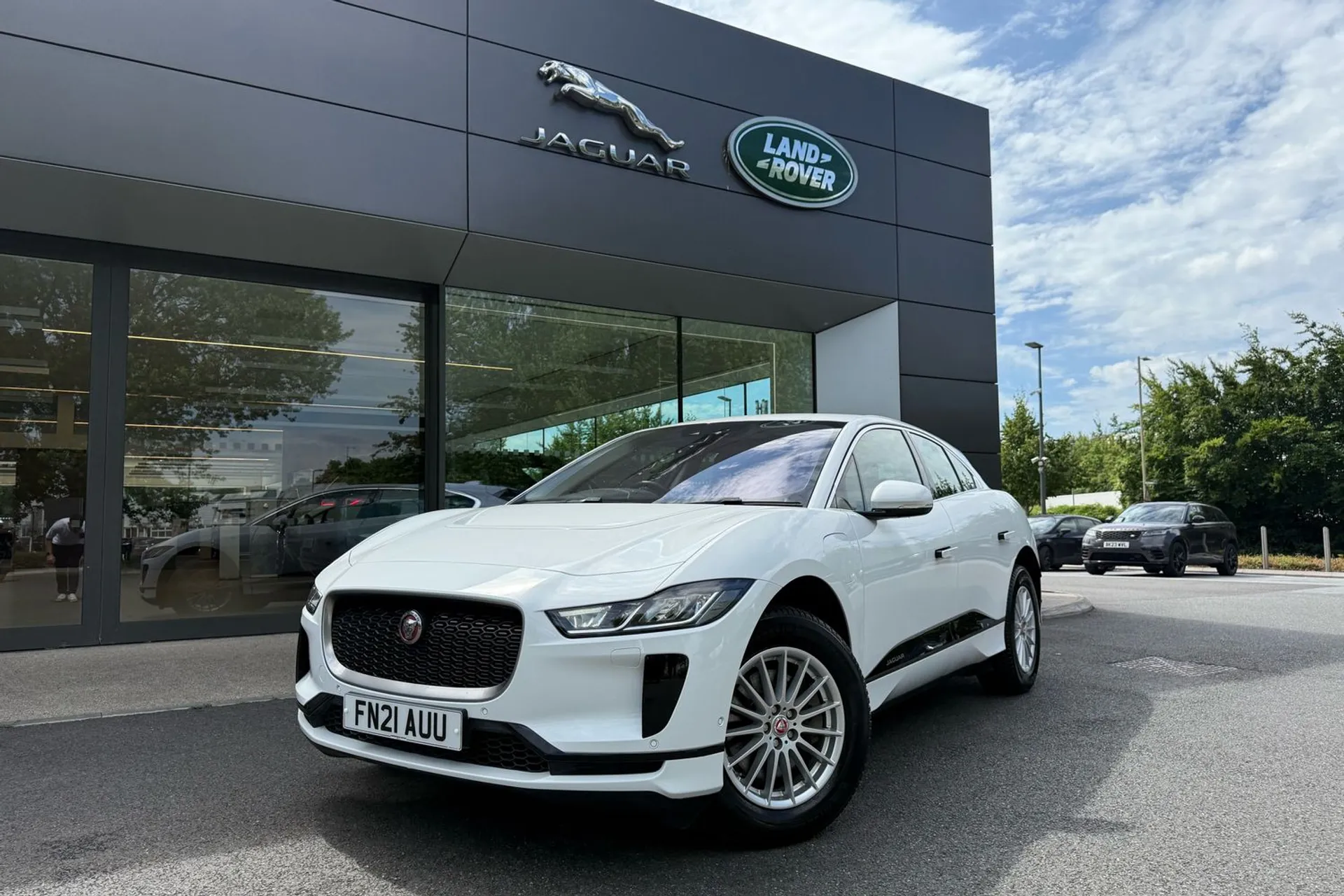 Jaguar I-PACE thumbnail image number 26