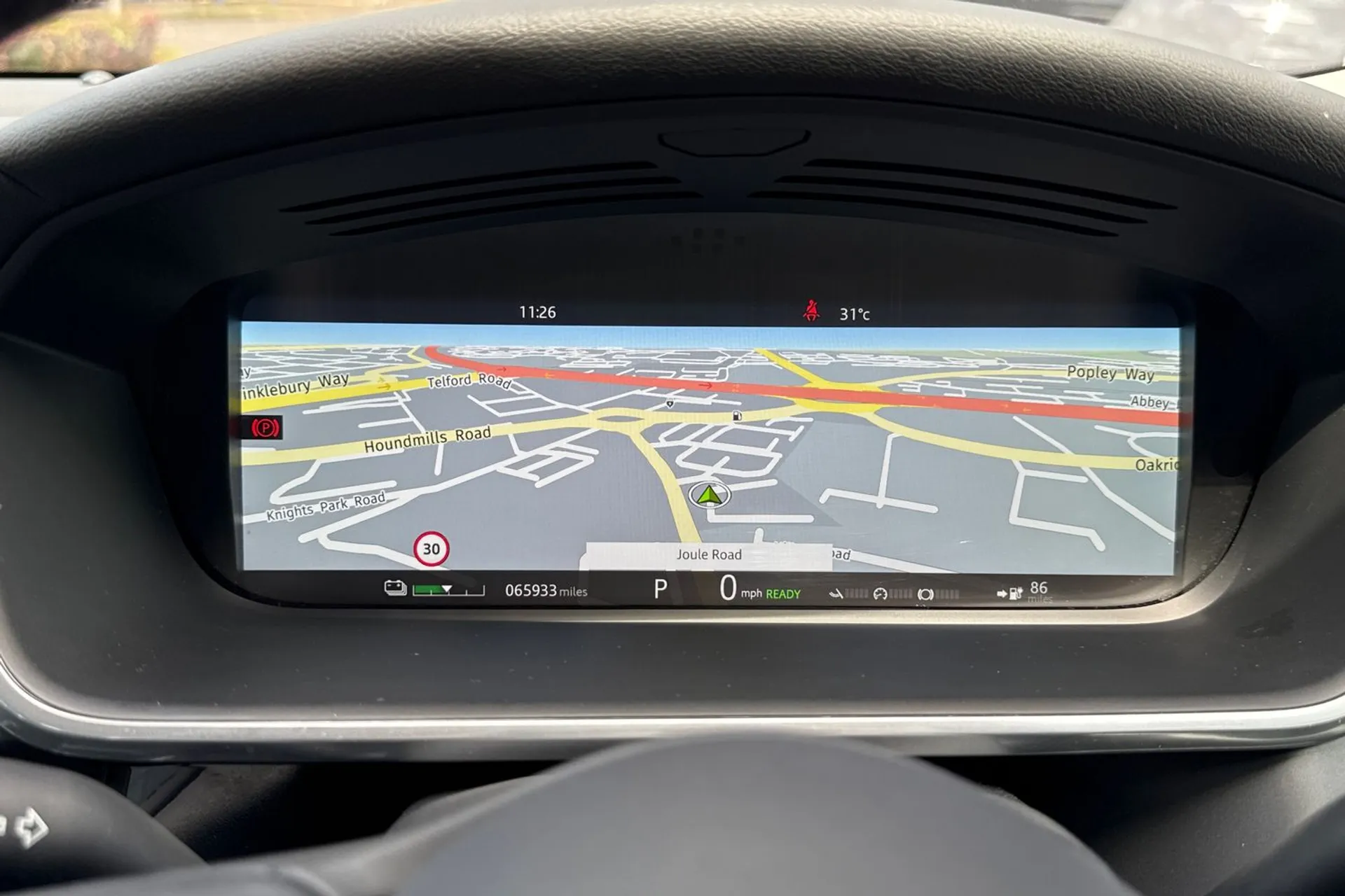 Jaguar I-PACE thumbnail image number 22