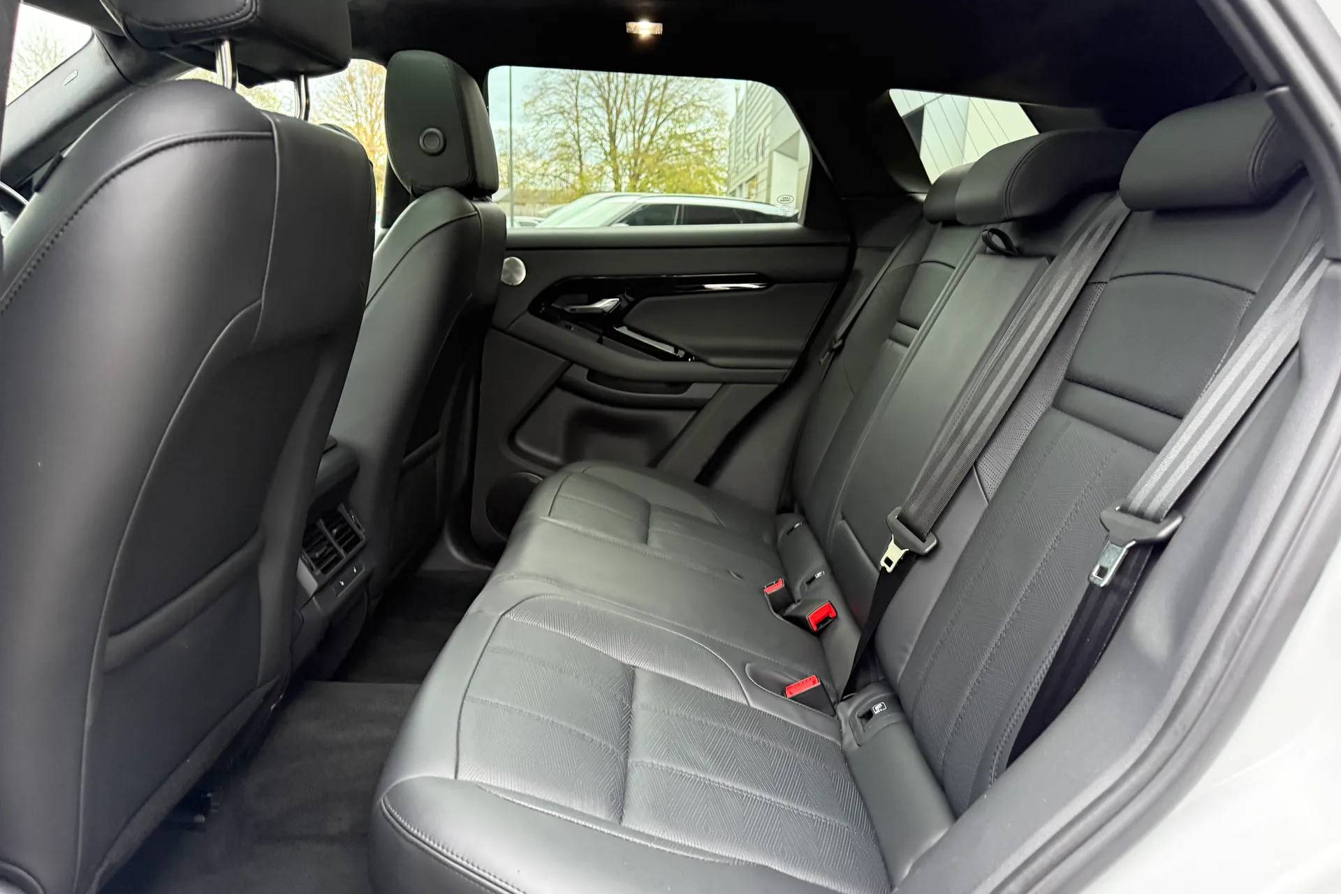 LAND ROVER RANGE ROVER EVOQUE thumbnail image number 4