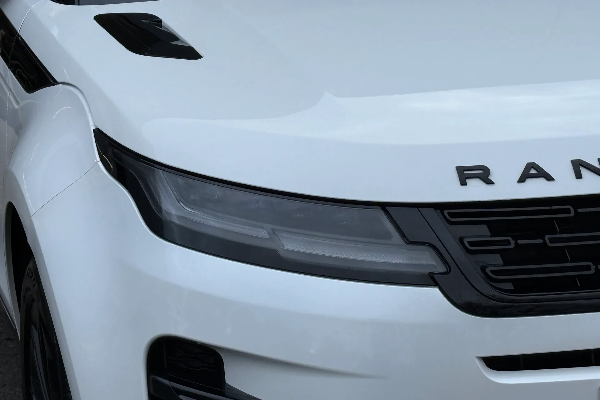 LAND ROVER RANGE ROVER EVOQUE thumbnail image number 17
