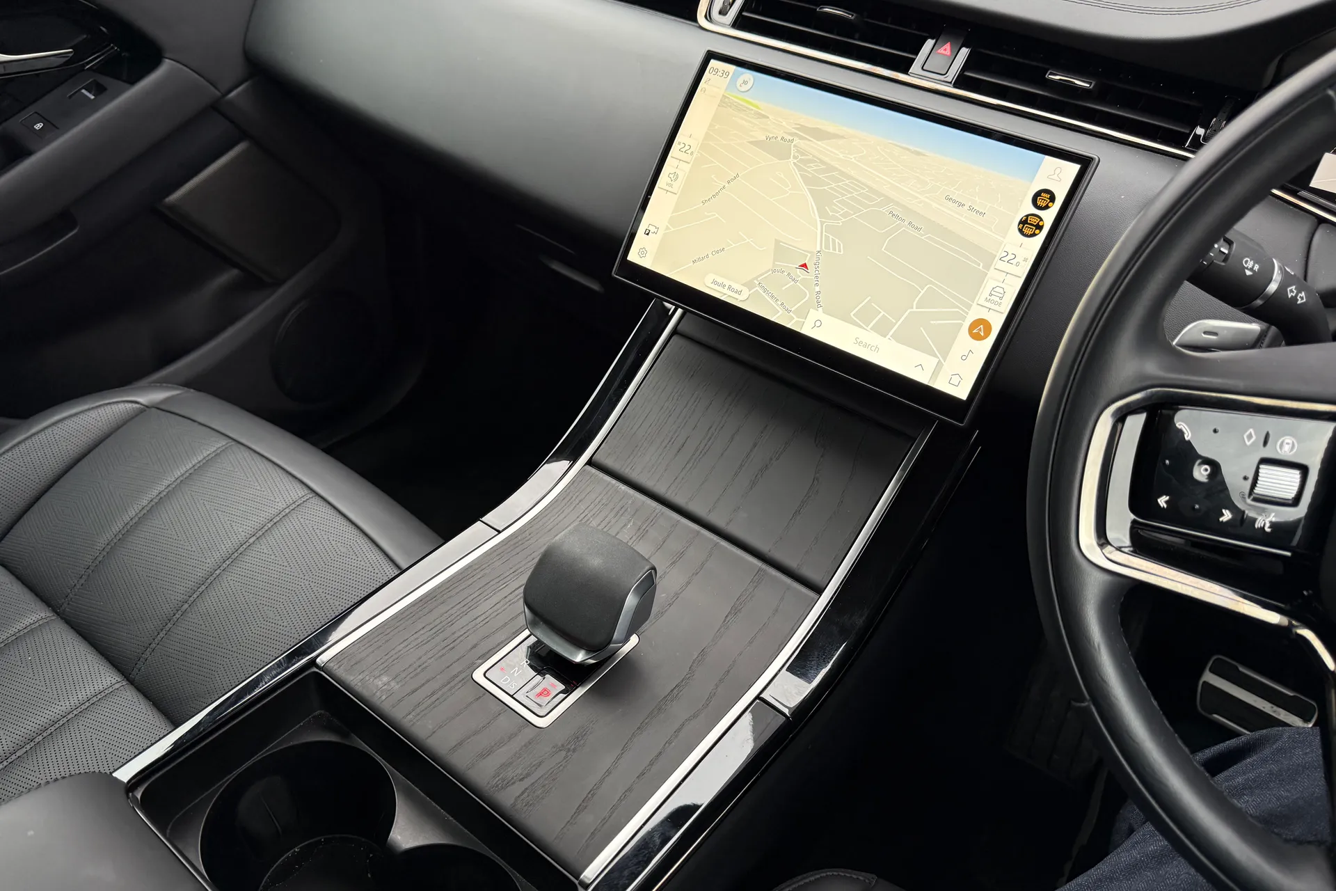 LAND ROVER RANGE ROVER EVOQUE thumbnail image number 13