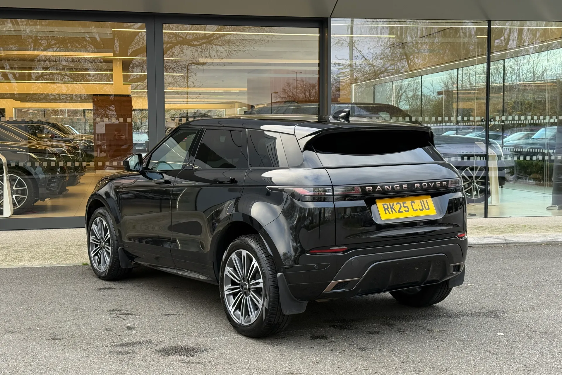 LAND ROVER RANGE ROVER EVOQUE thumbnail image number 2