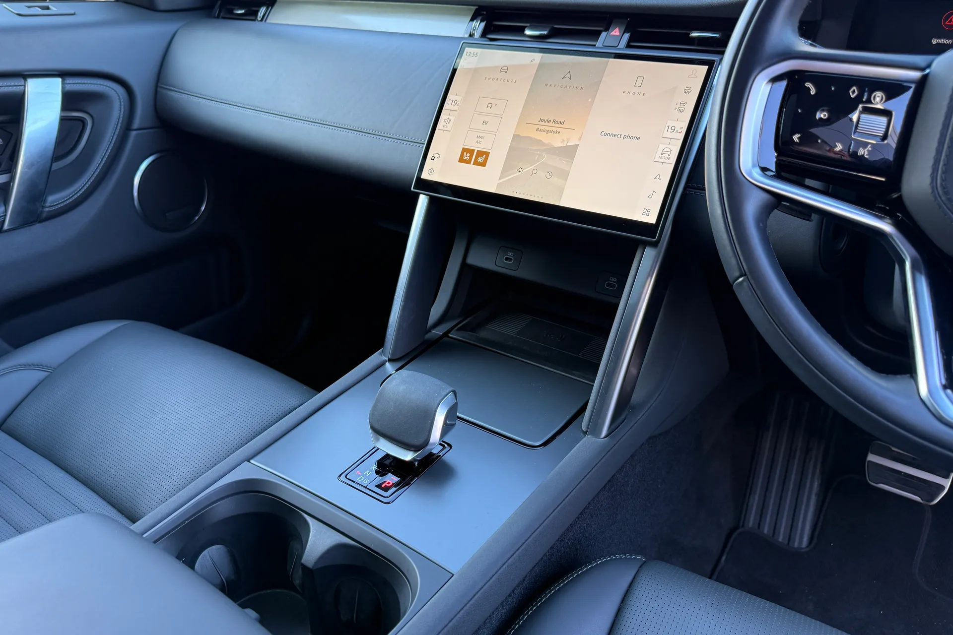 LAND ROVER DISCOVERY SPORT thumbnail image number 19