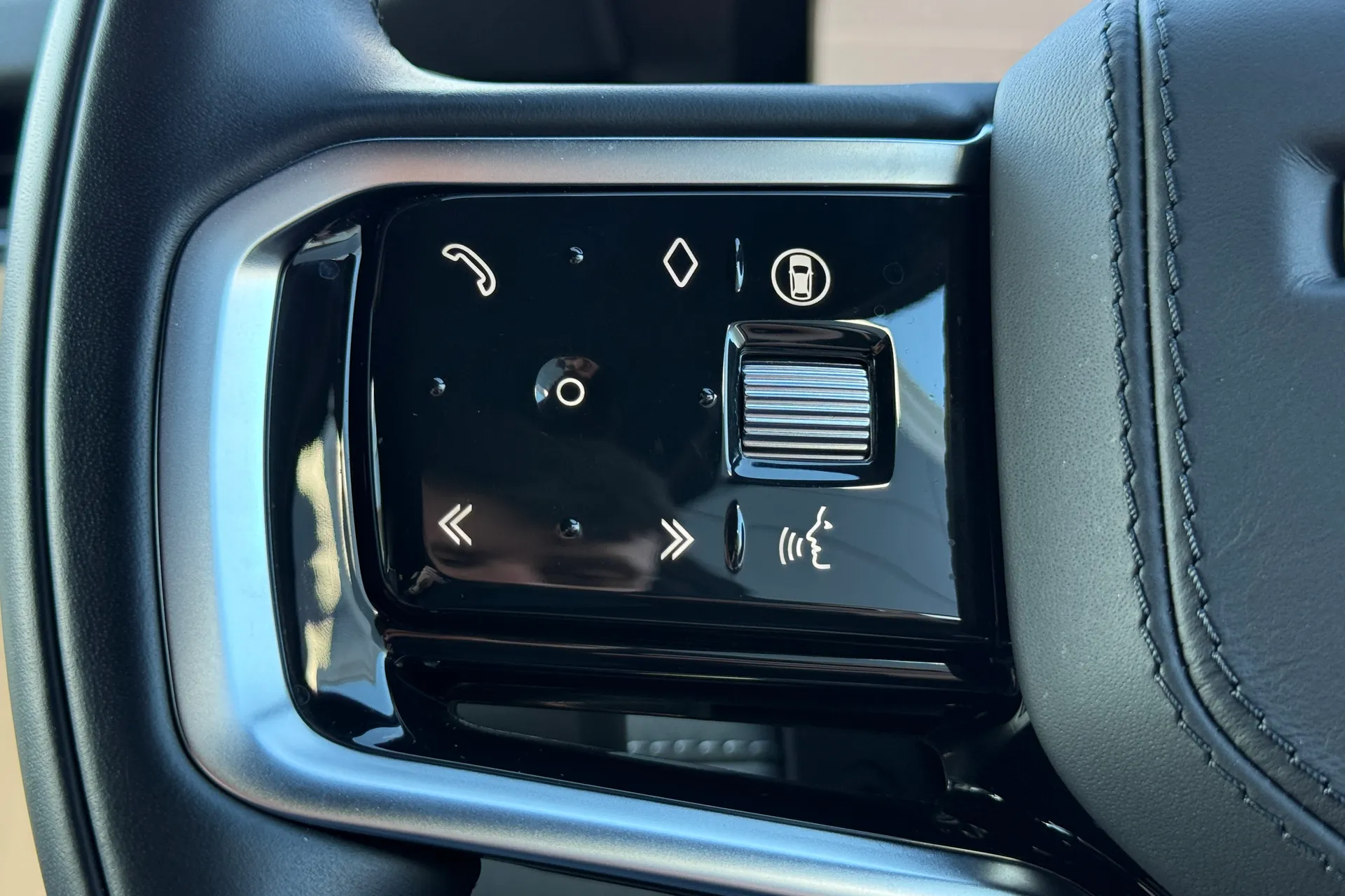 LAND ROVER DISCOVERY SPORT thumbnail image number 27