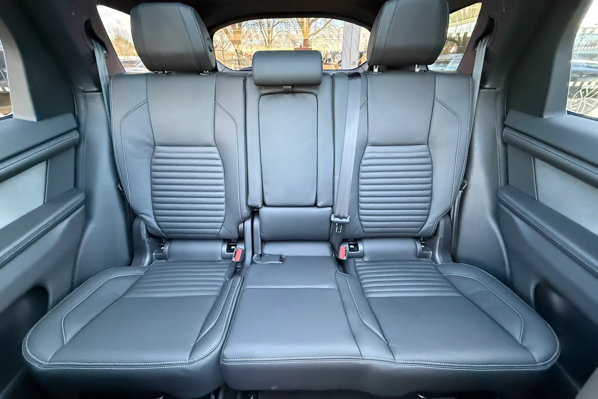 LAND ROVER DISCOVERY SPORT thumbnail image number 11