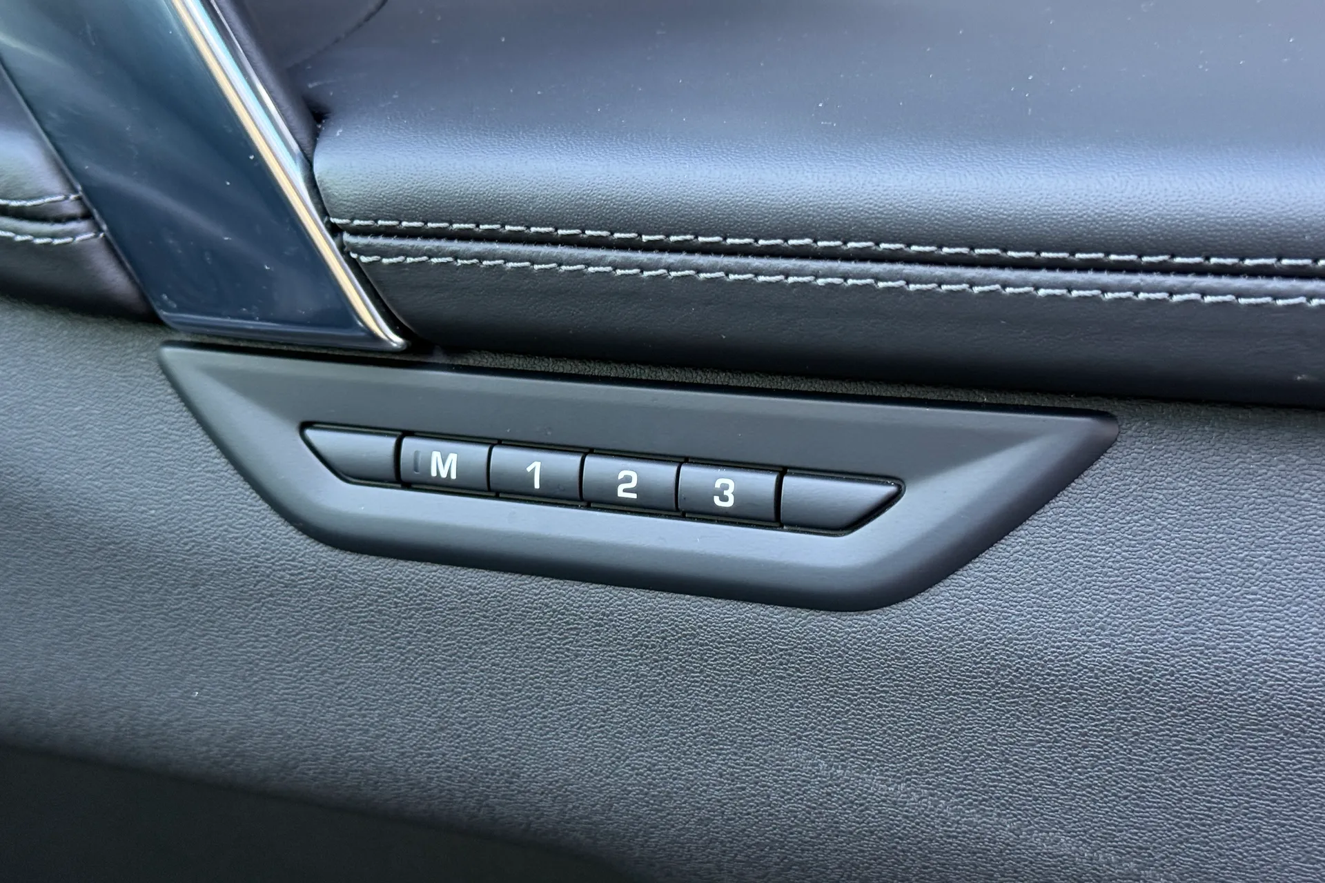 LAND ROVER DISCOVERY SPORT thumbnail image number 52