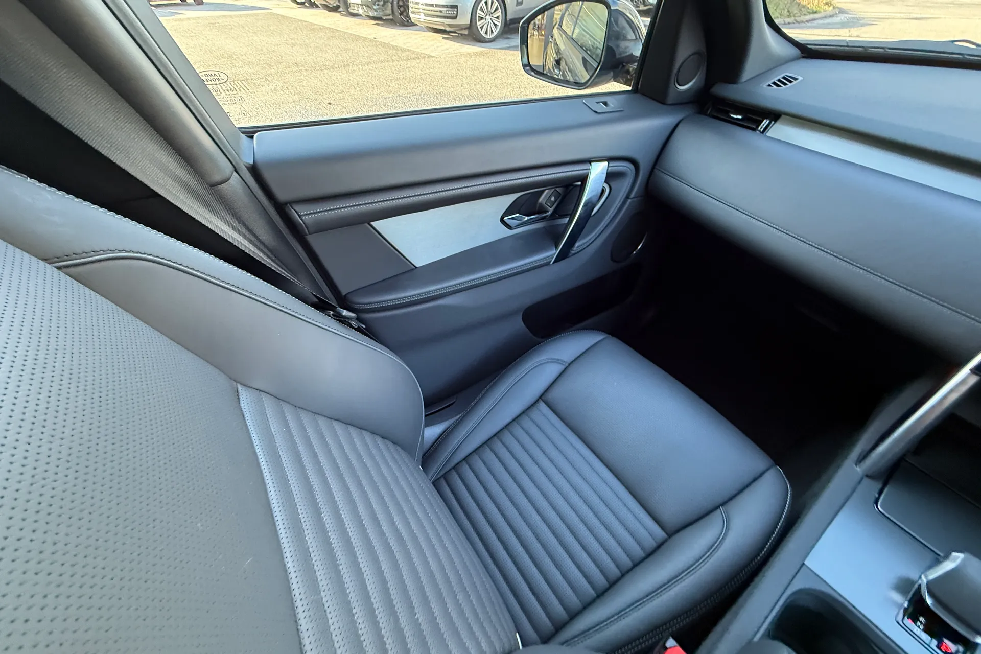 LAND ROVER DISCOVERY SPORT thumbnail image number 12