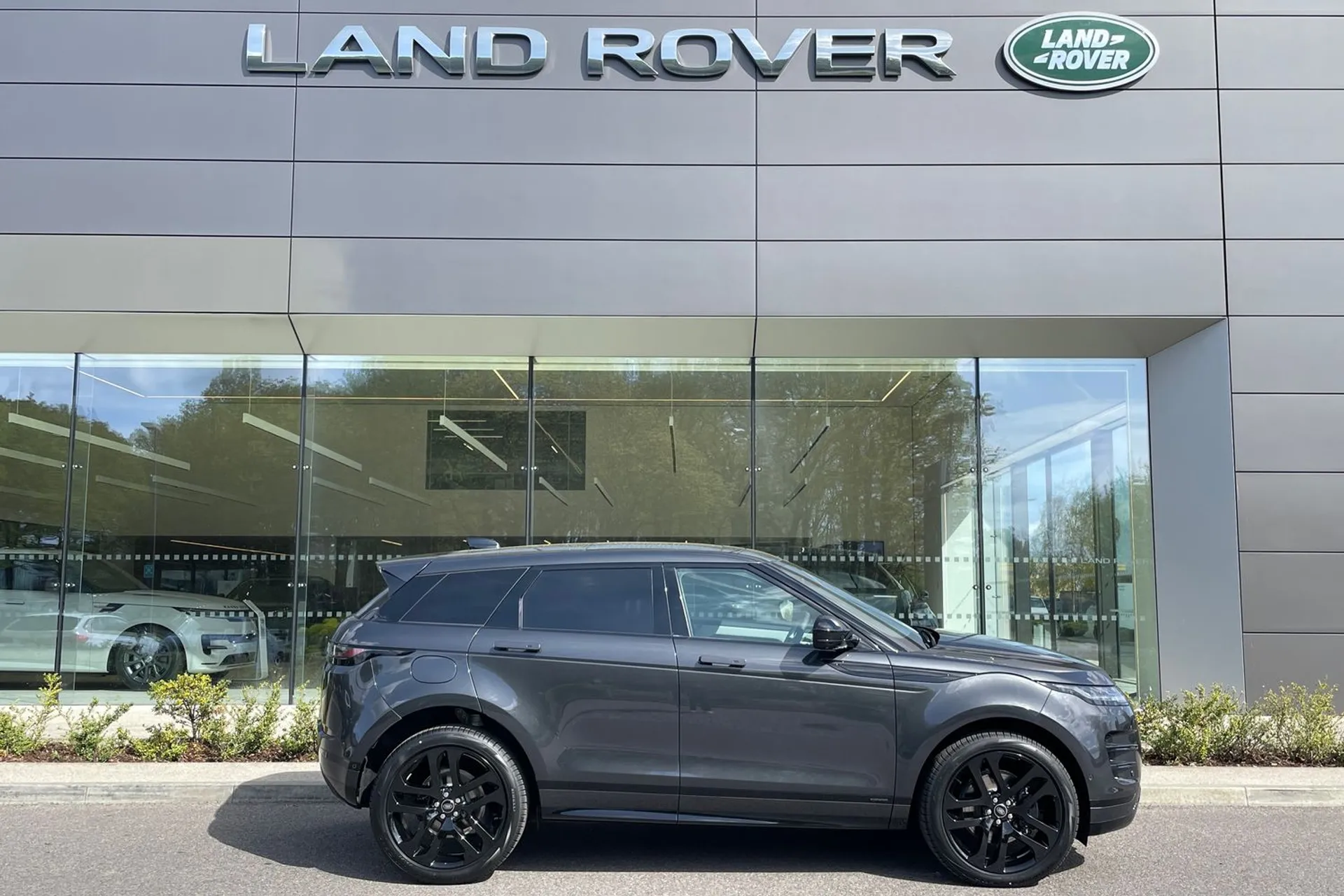 LAND ROVER RANGE ROVER EVOQUE thumbnail image number 2