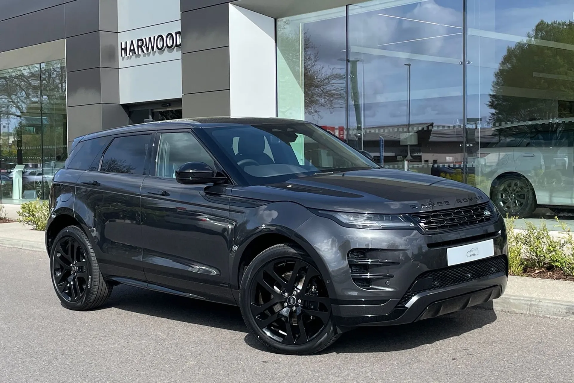 LAND ROVER RANGE ROVER EVOQUE focused image