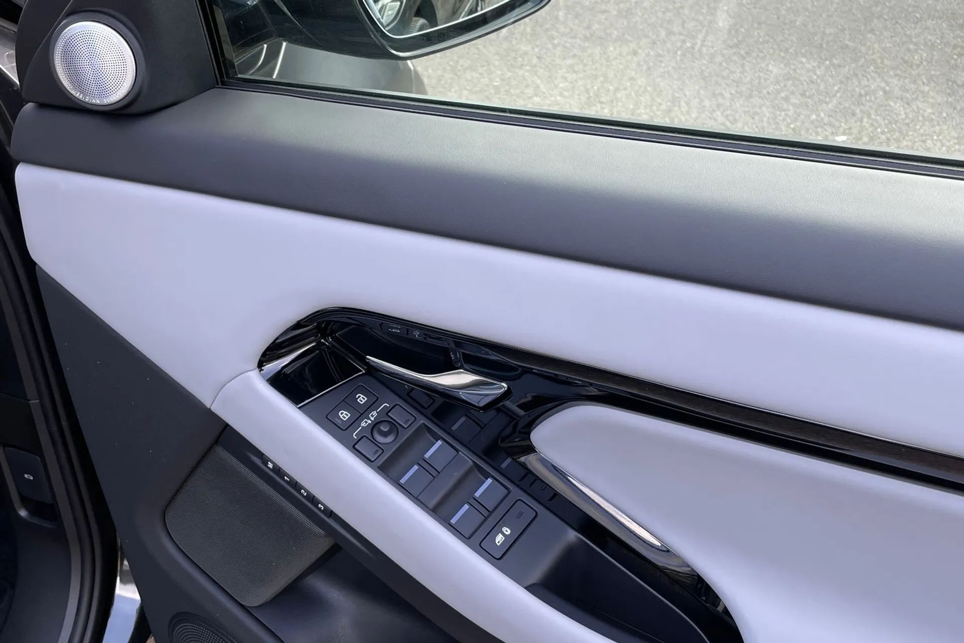 LAND ROVER RANGE ROVER EVOQUE thumbnail image number 40