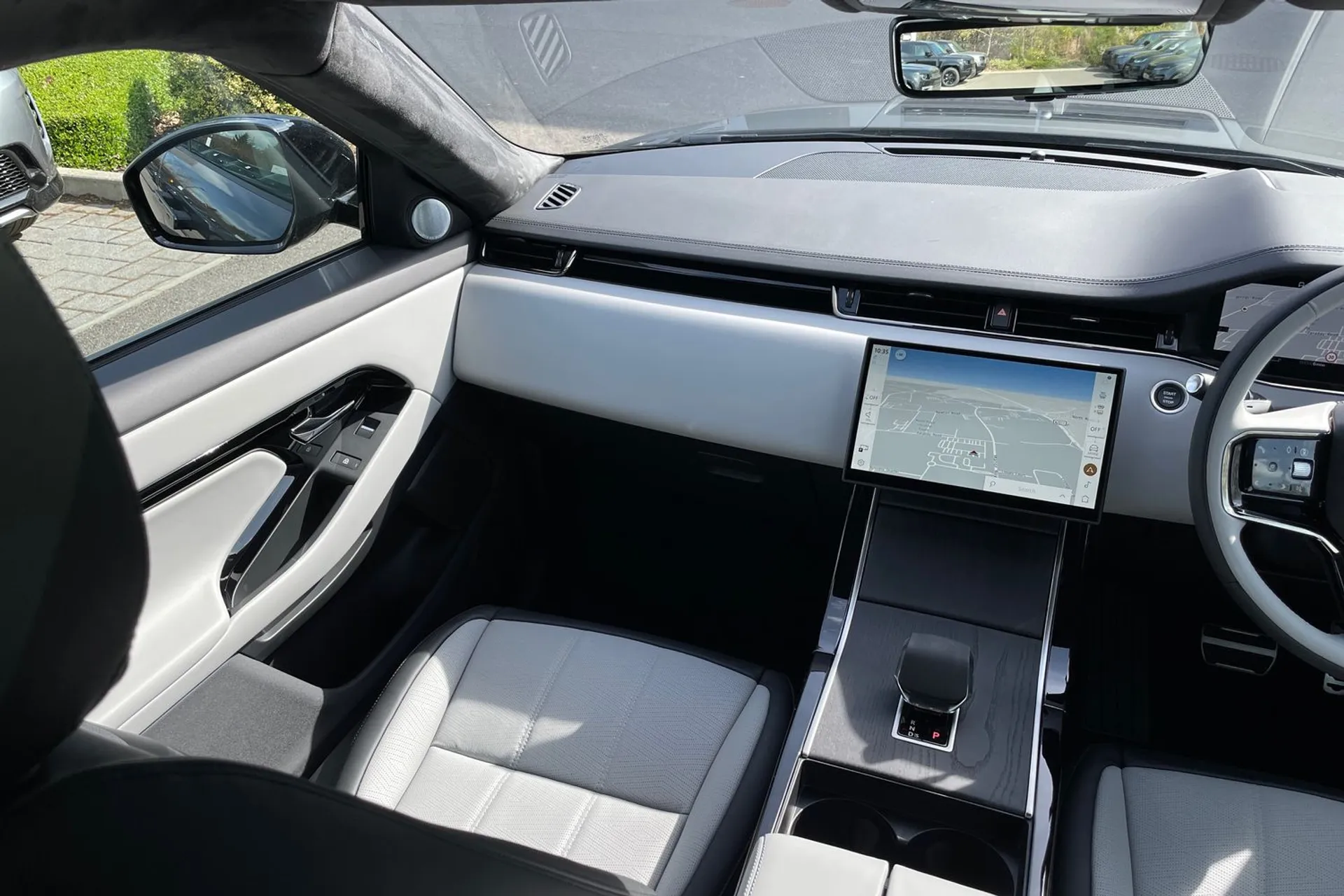 LAND ROVER RANGE ROVER EVOQUE thumbnail image number 17