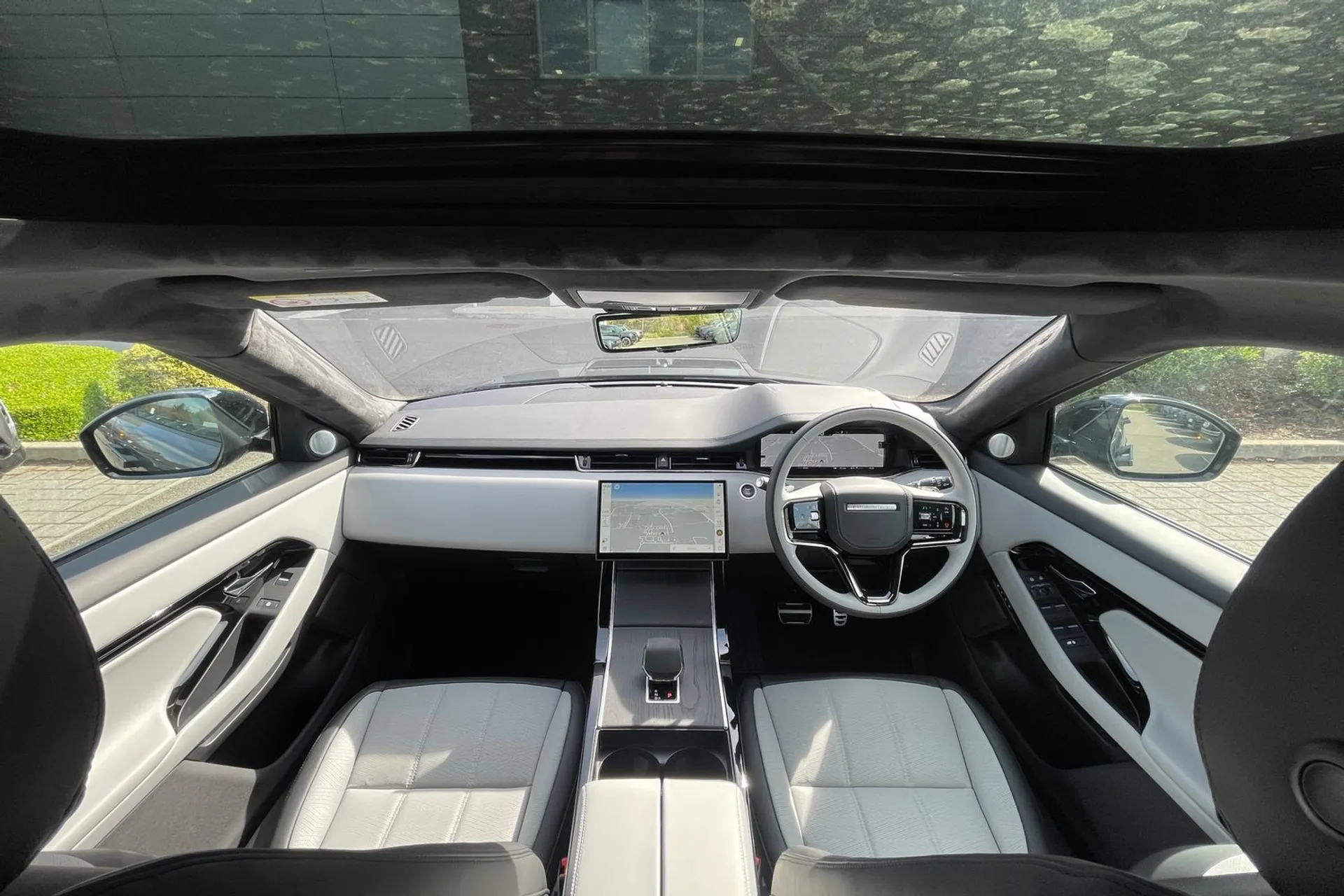 LAND ROVER RANGE ROVER EVOQUE thumbnail image number 3