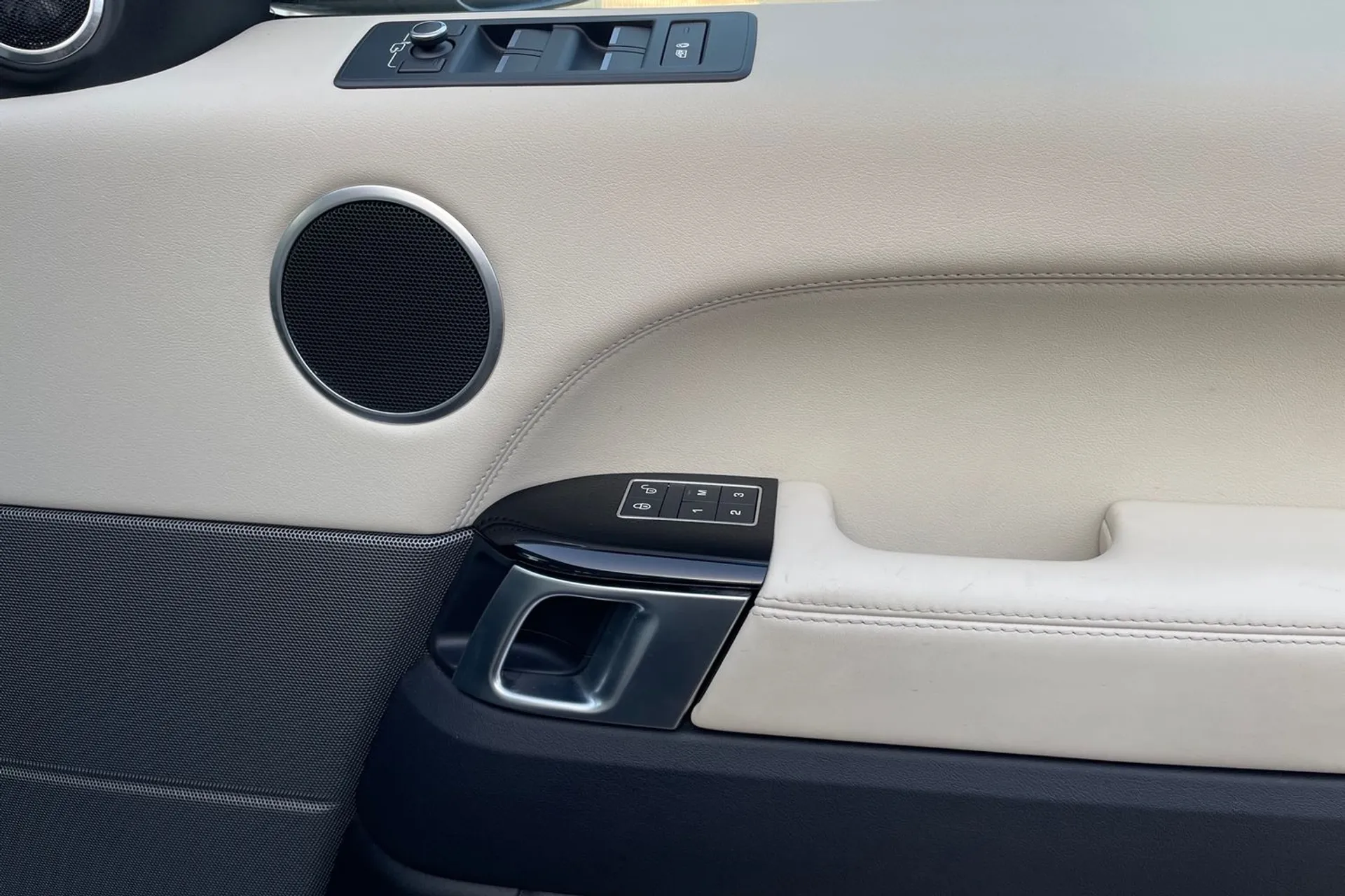 LAND ROVER RANGE ROVER SPORT thumbnail image number 40