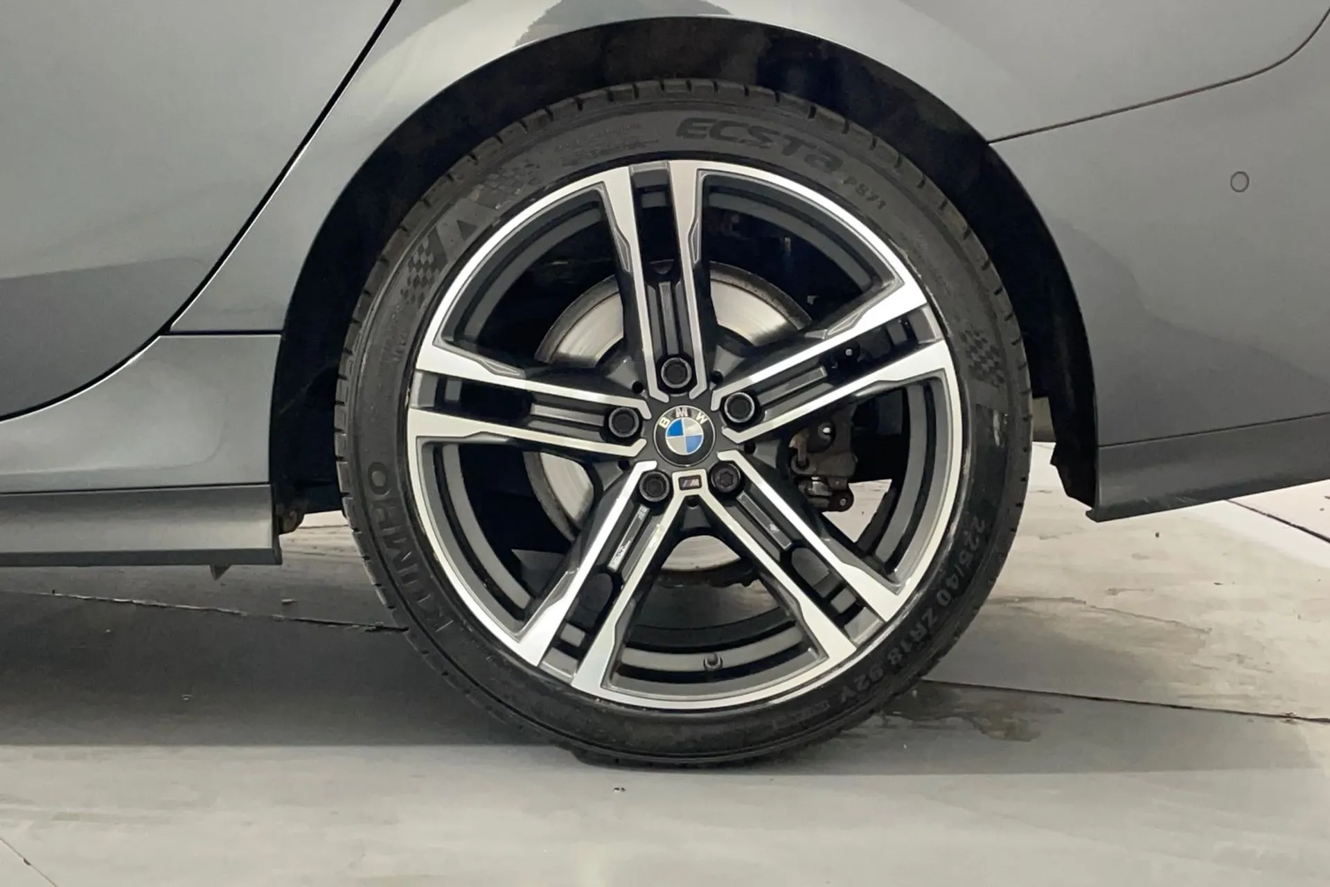 BMW 2 SERIES thumbnail image number 13