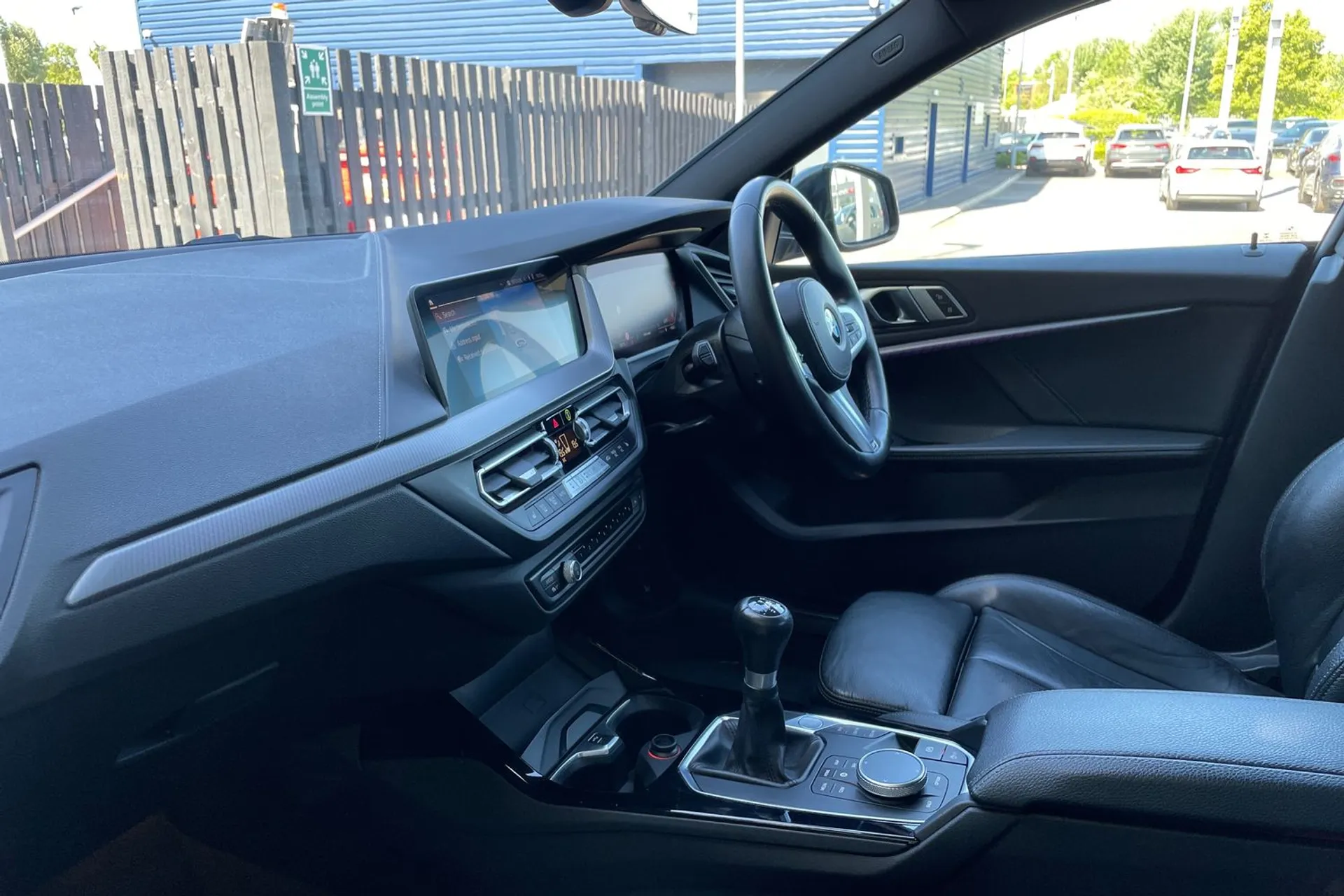 BMW 2 SERIES thumbnail image number 27