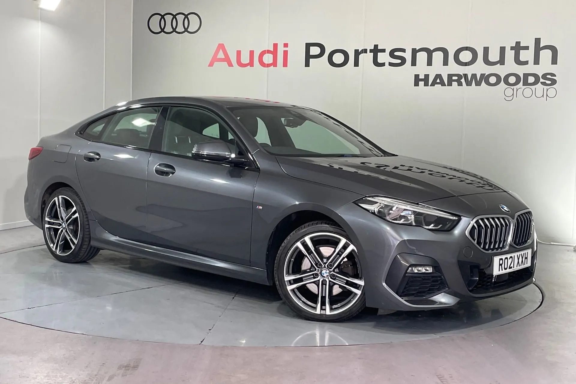 BMW 2 SERIES focused image