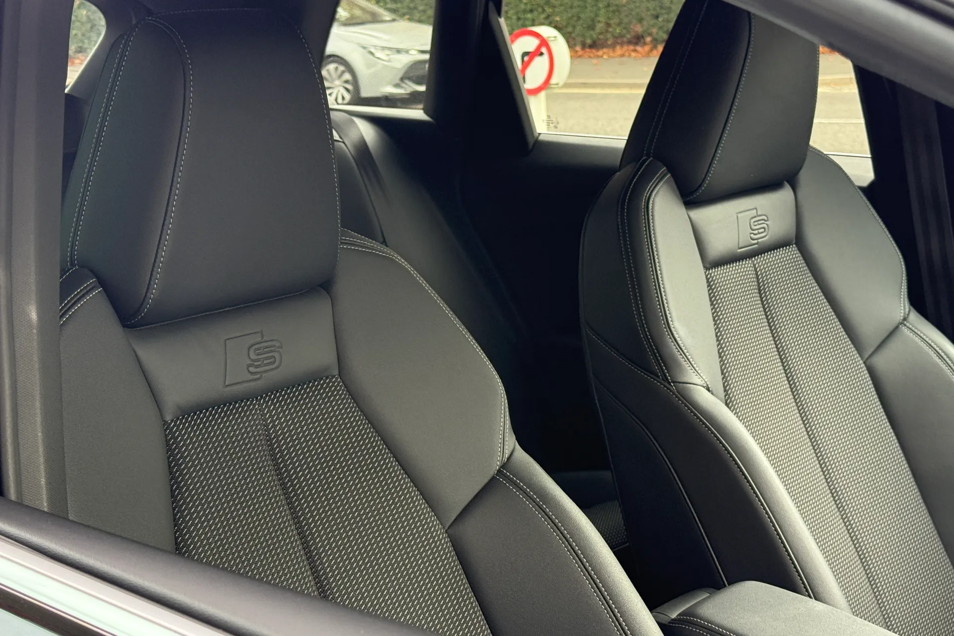 Audi Q4 thumbnail image number 34