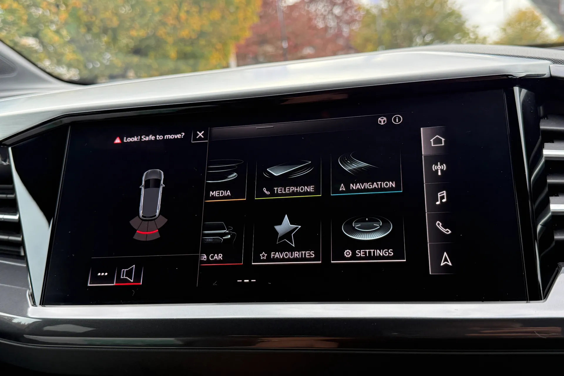 Audi Q4 thumbnail image number 20