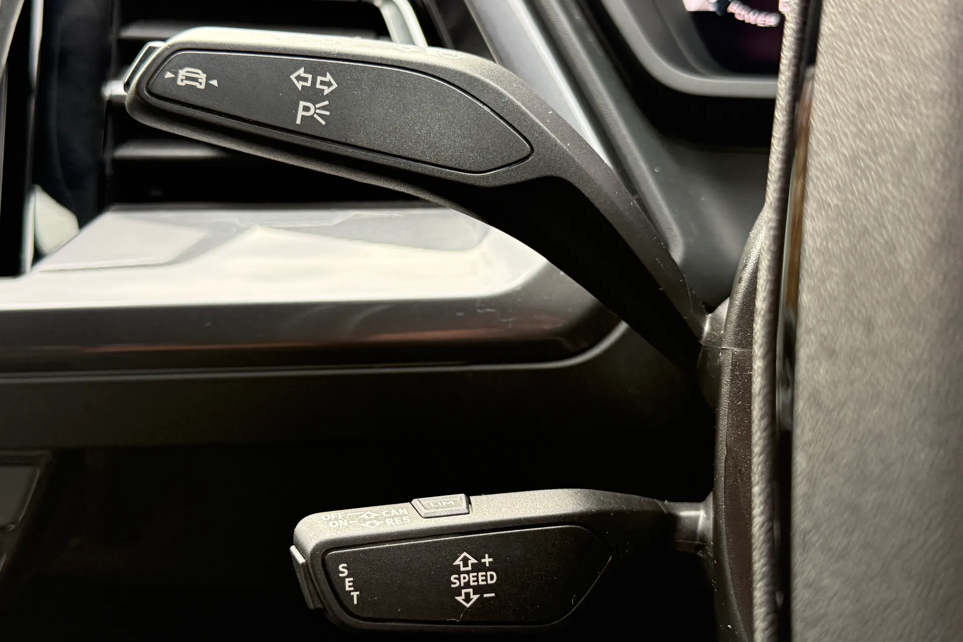 Audi Q4 thumbnail image number 14